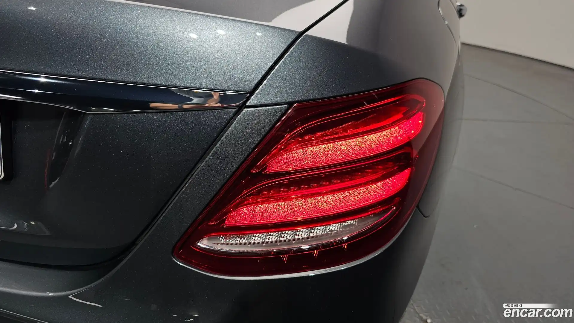 E-Class Mercedes-Benz 2017.7-OUTER-033