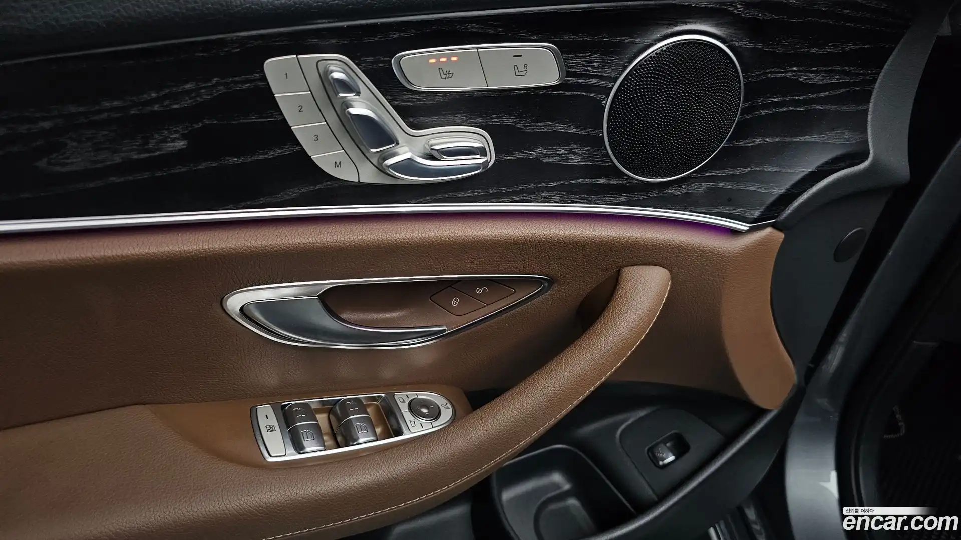 E-Class Mercedes-Benz 2017.7-OPTION-040