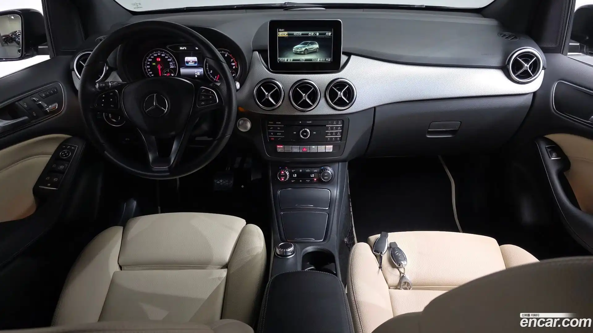 B-Class Mercedes-Benz 2018.6-INNER-007
