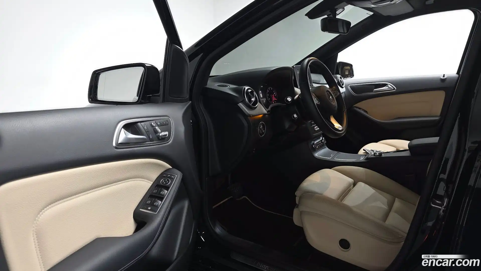 B-Class Mercedes-Benz 2018.6-INNER-010