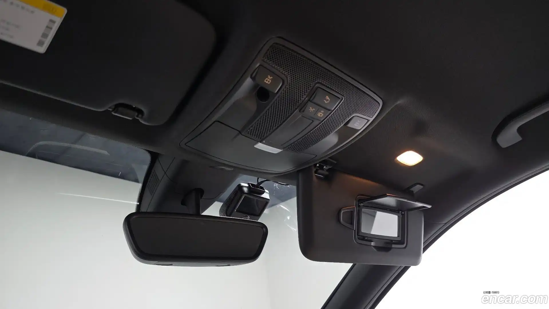 B-Class Mercedes-Benz 2018.6-OPTION-023