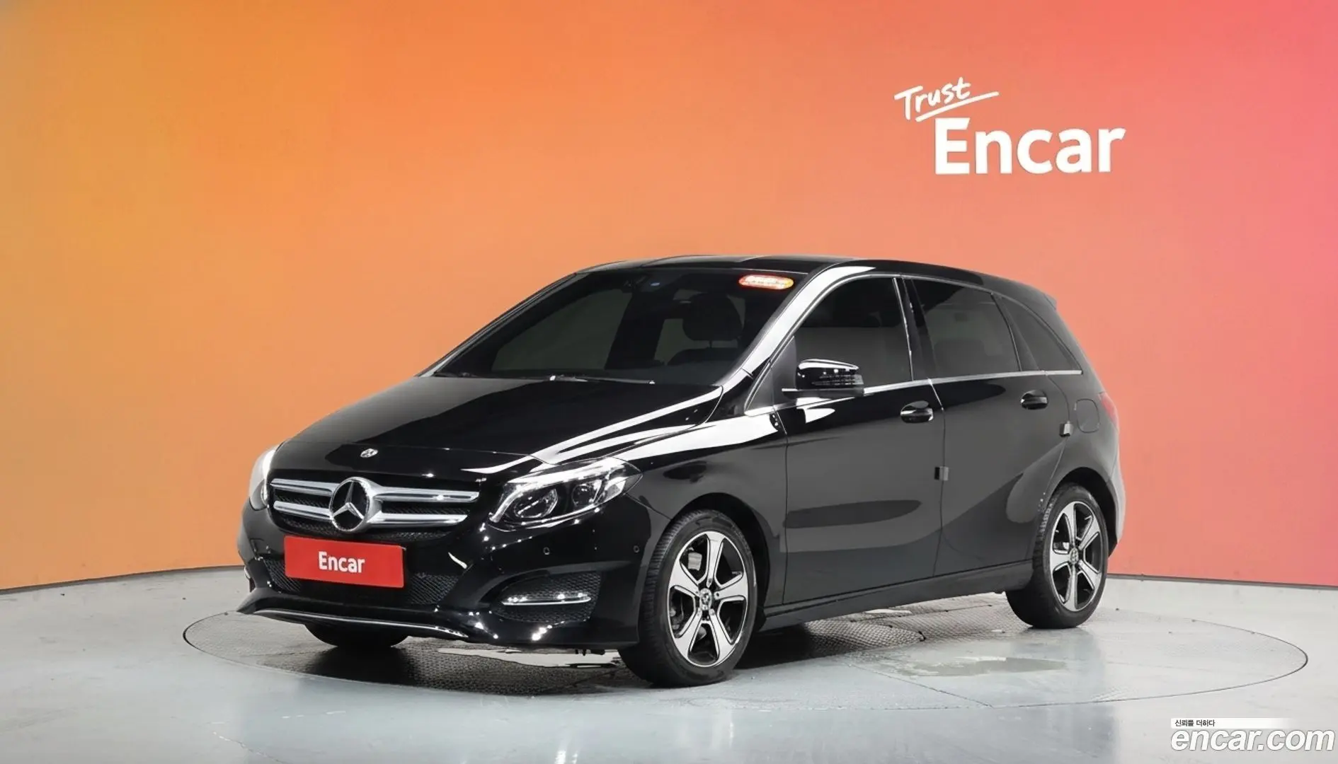 Main__Slider__Photo:B-Class Mercedes-Benz 2018.6-0