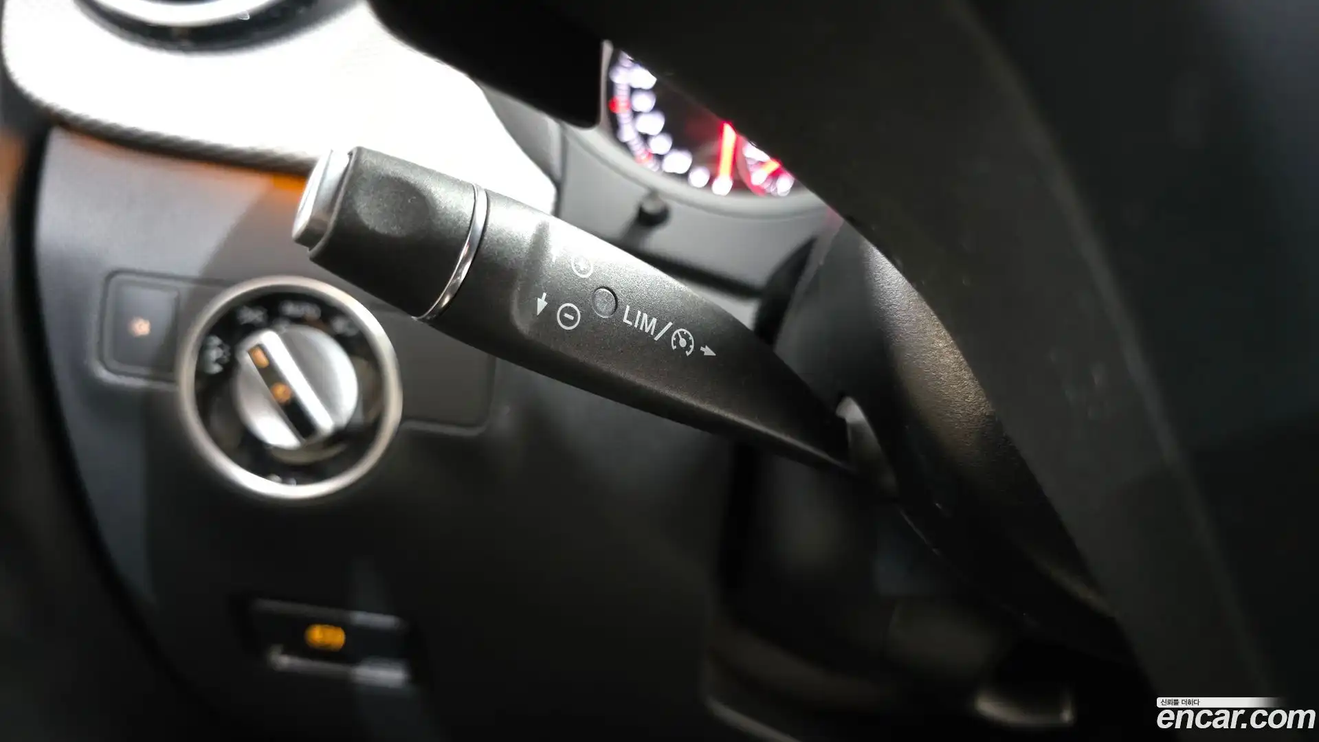 B-Class Mercedes-Benz 2018.6-OPTION-040