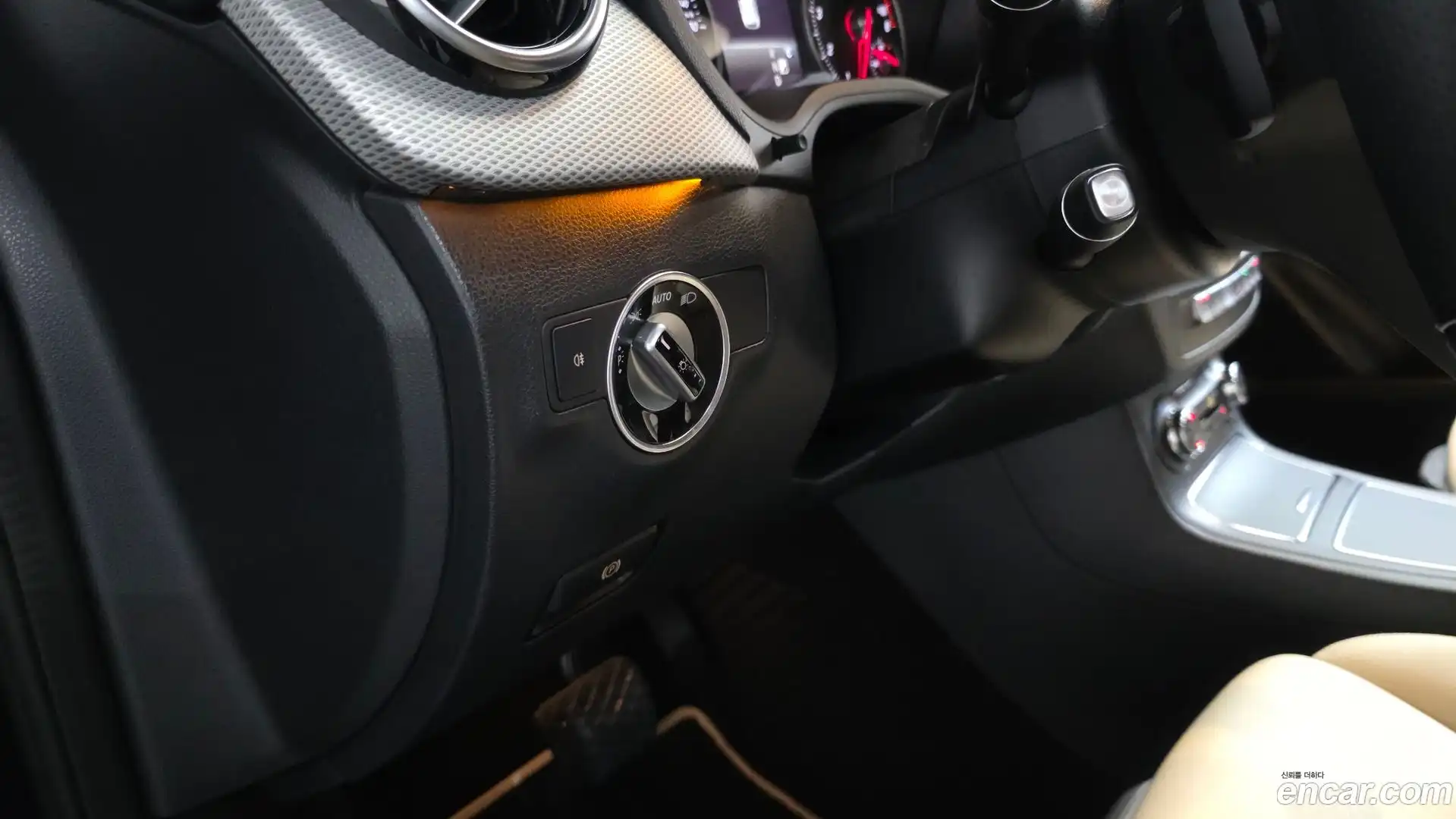 B-Class Mercedes-Benz 2018.6-OPTION-044