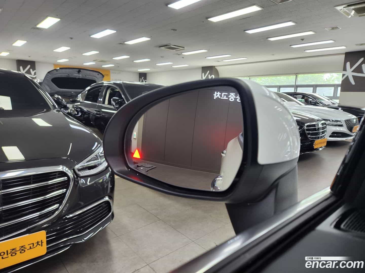 GLC-Class Mercedes-Benz 2025.0-INNER-007