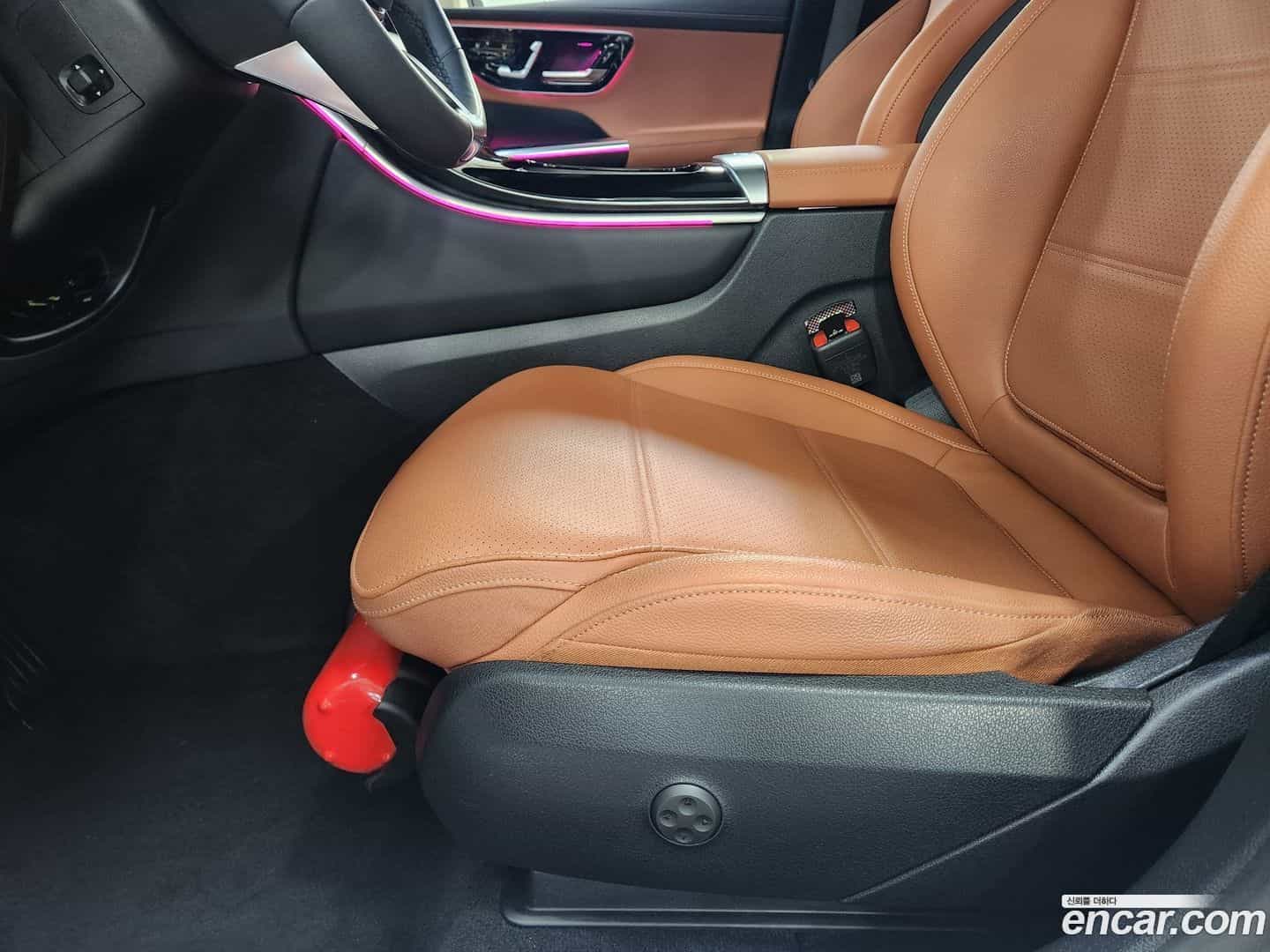 GLC-Class Mercedes-Benz 2025.0-INNER-009