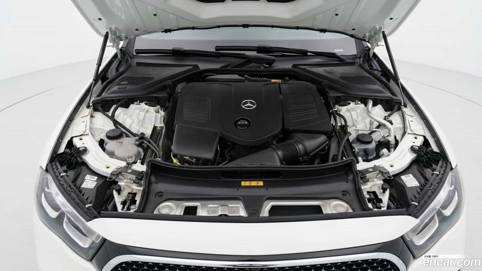 E-Class Mercedes-Benz 2025.7-OUTER-006