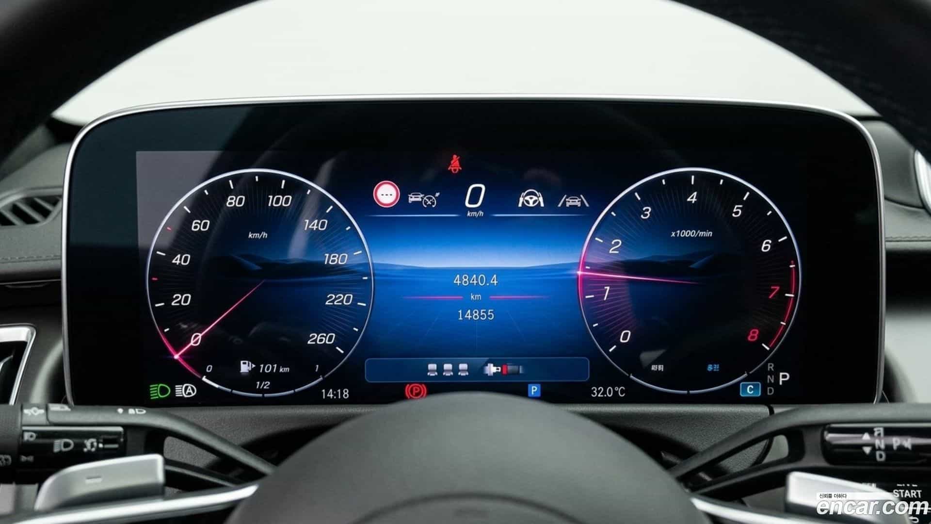 E-Class Mercedes-Benz 2025.7-INNER-008