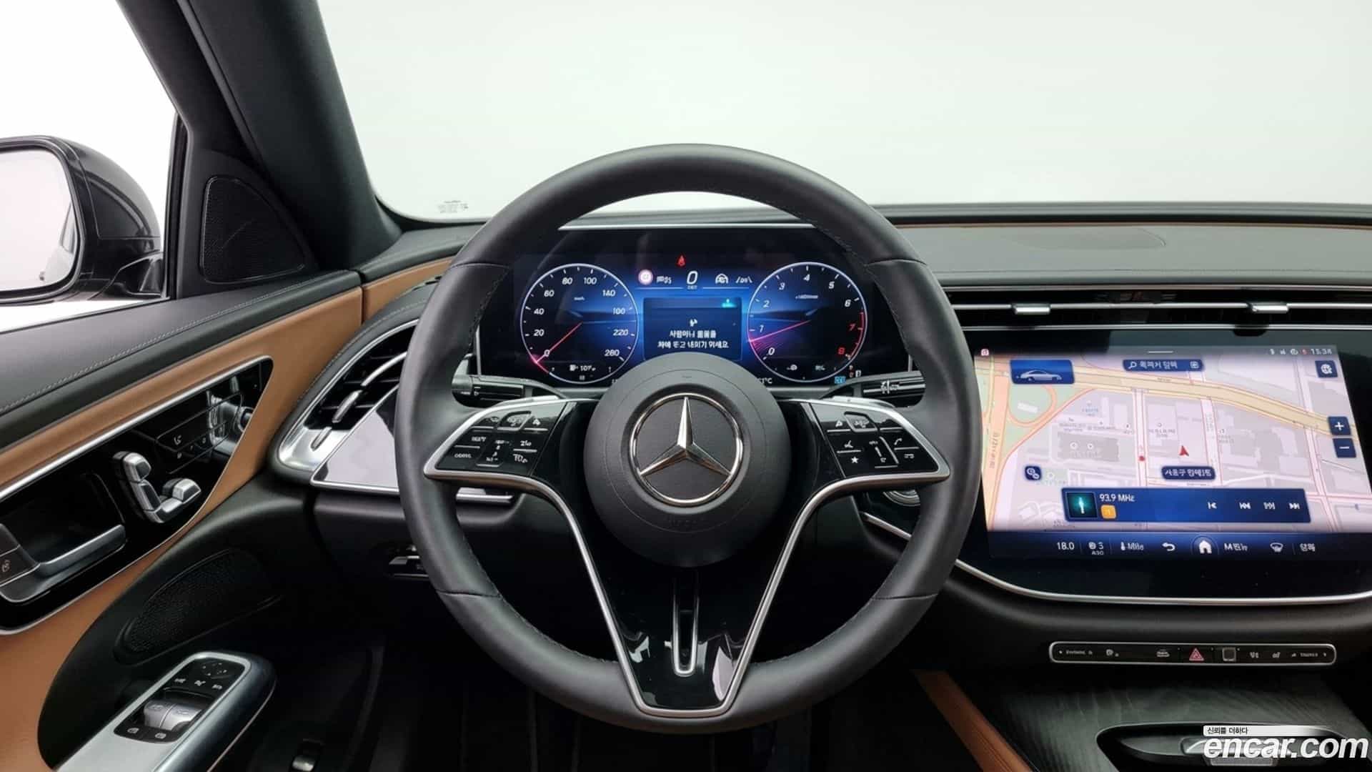 E-Class Mercedes-Benz 2025.7-OPTION-015