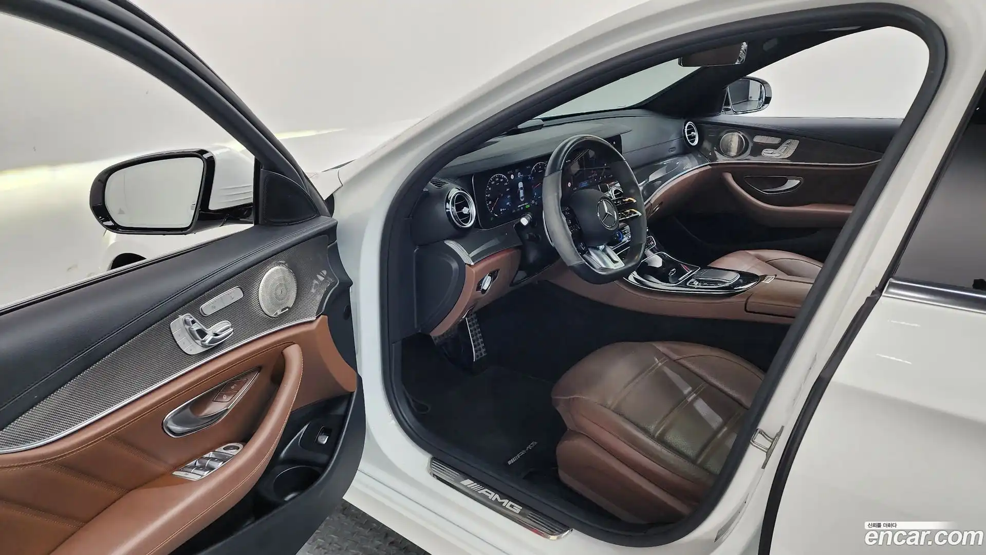 E-Class Mercedes-Benz 2021.11-INNER-010