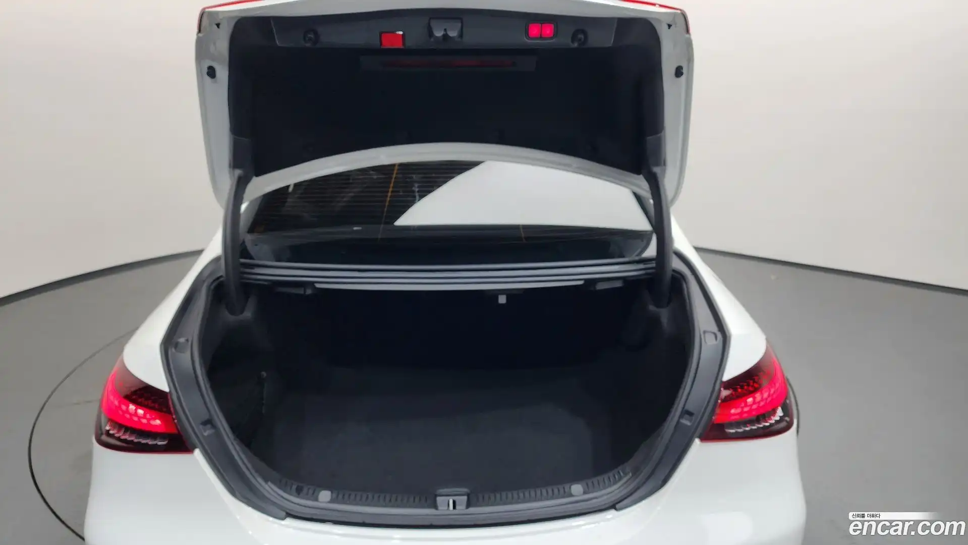 E-Class Mercedes-Benz 2021.11-OPTION-022