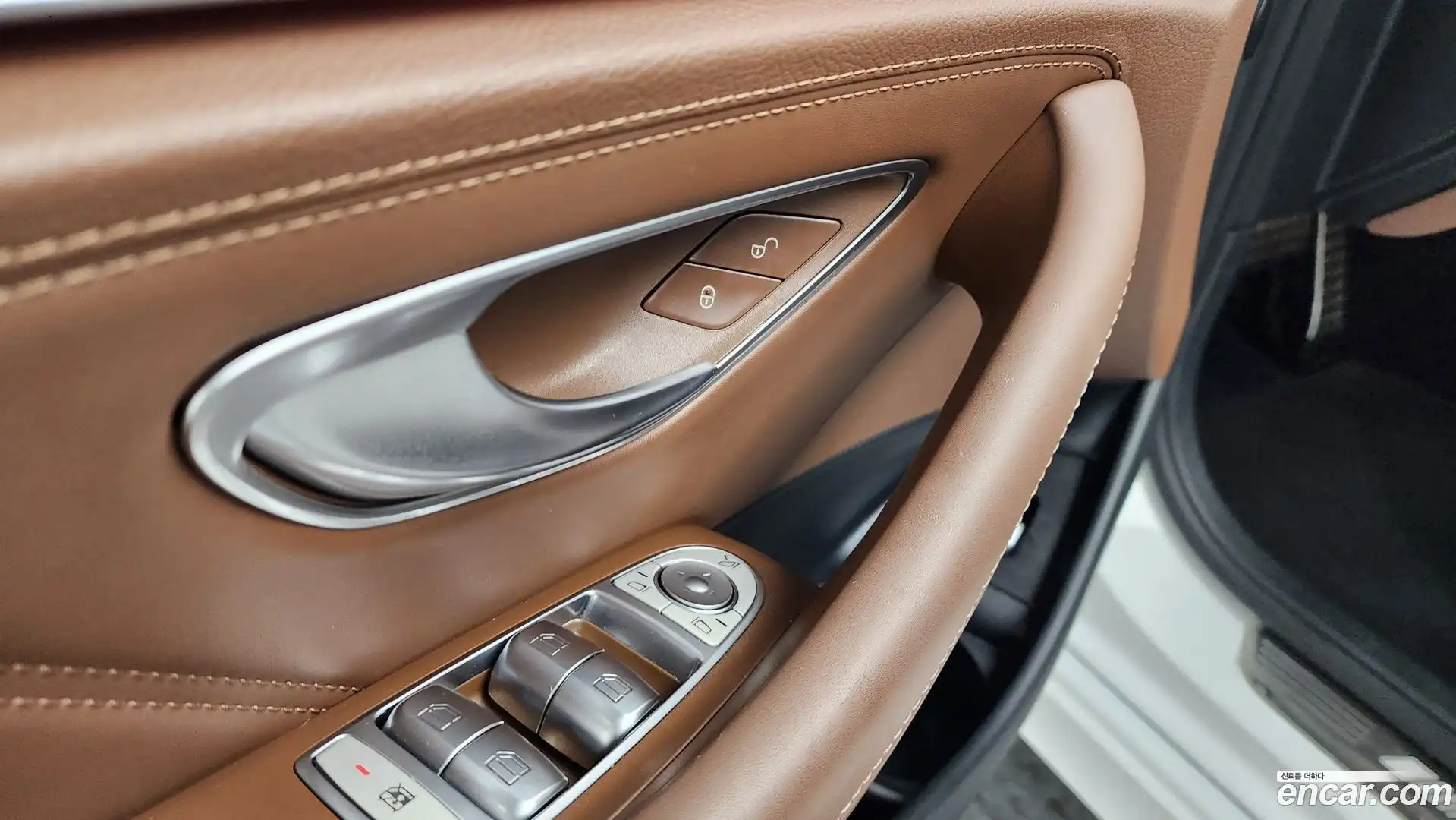 E-Class Mercedes-Benz 2021.11-OPTION-043