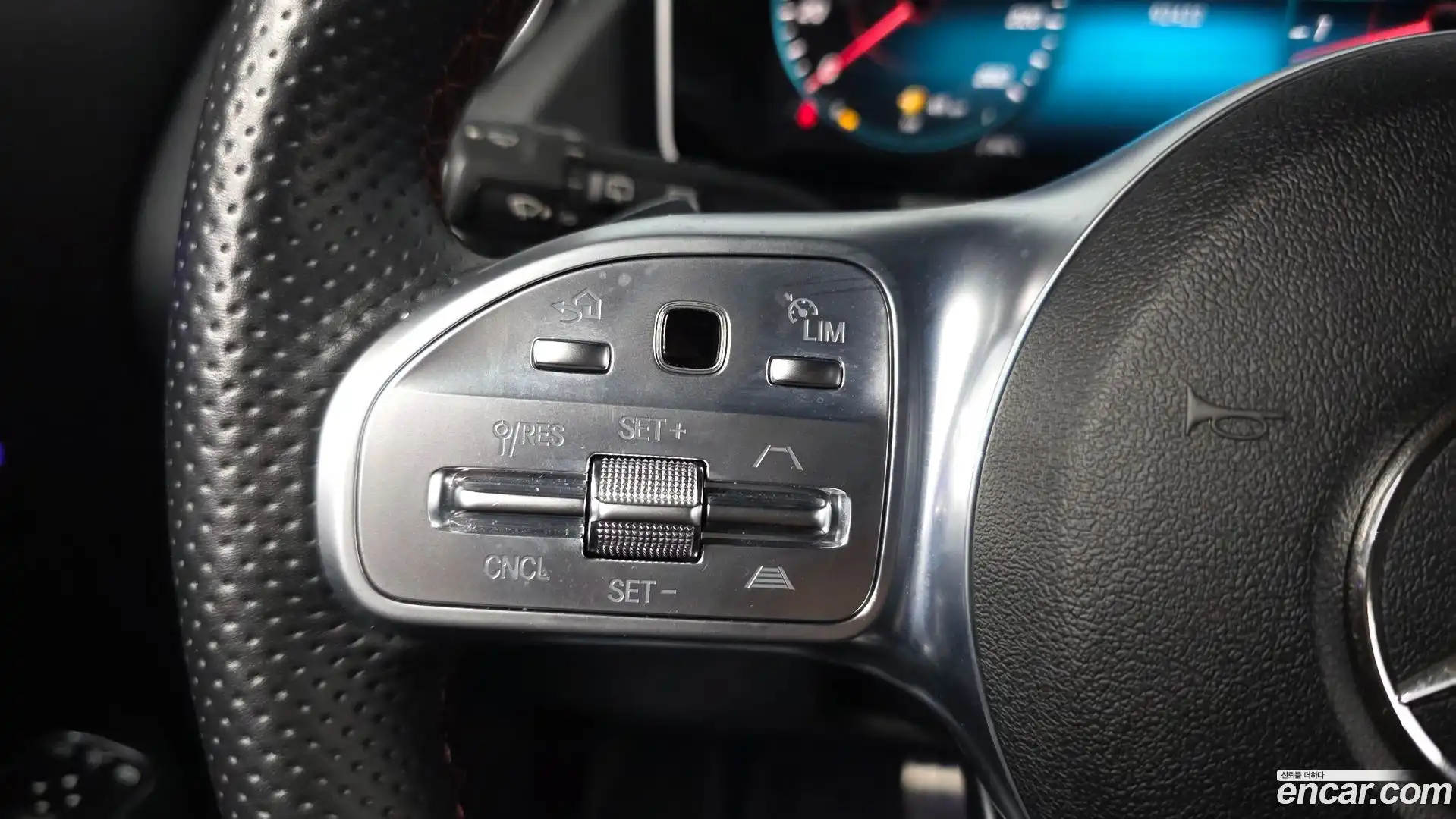 GLA-Class Mercedes-Benz 2020.8-OPTION-023