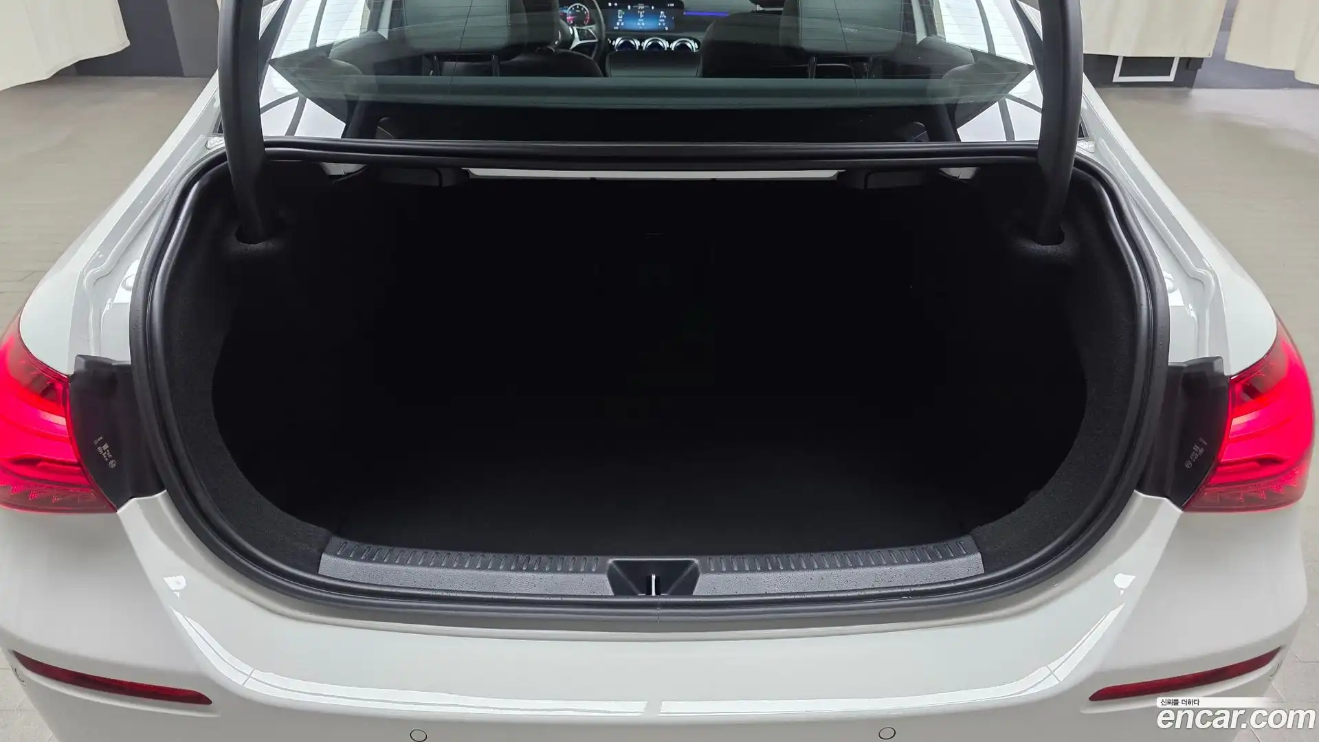A-Class Mercedes-Benz 2025.6-OPTION-021