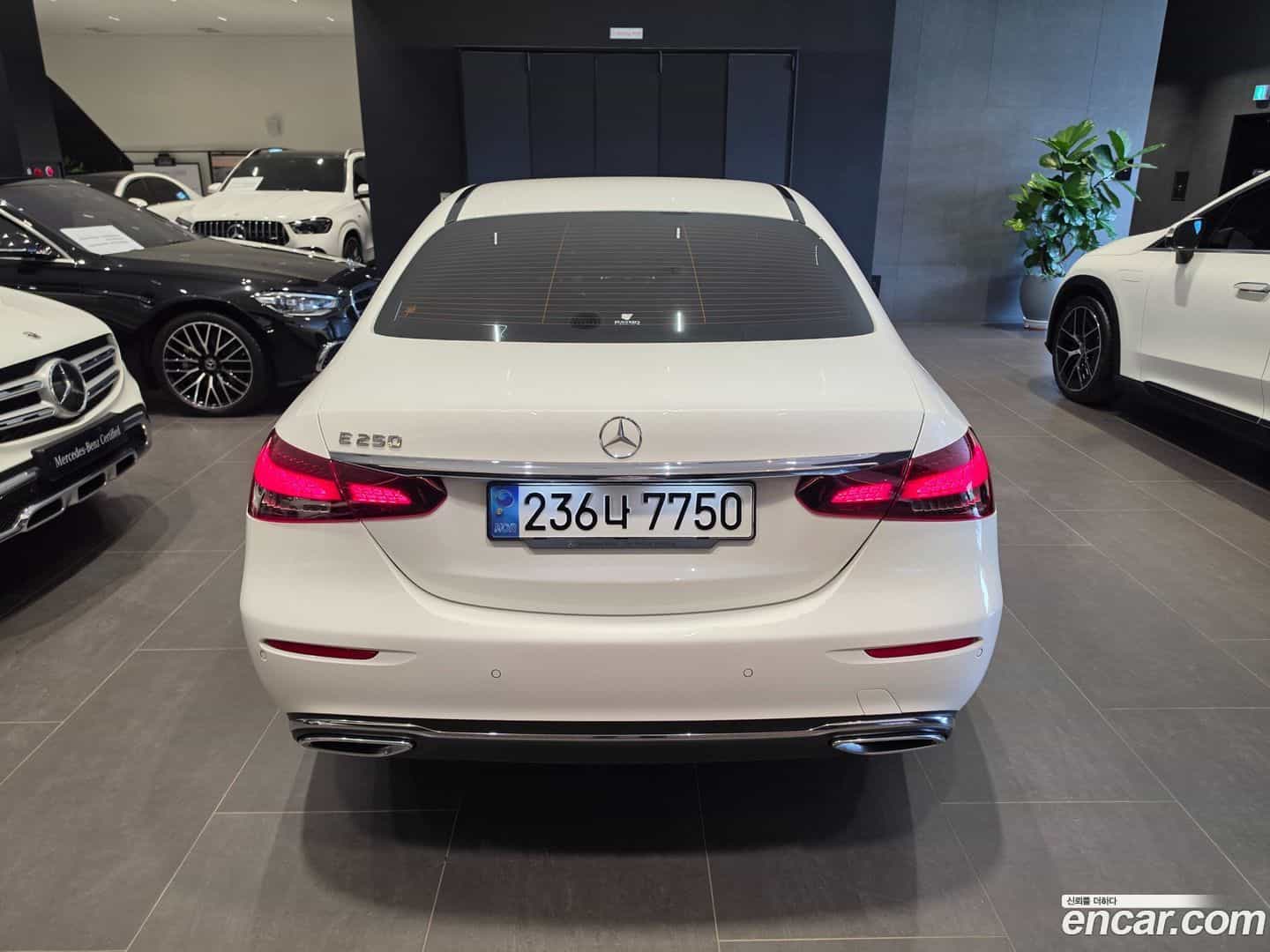 E-Class Mercedes-Benz 2022.9-OUTER-004