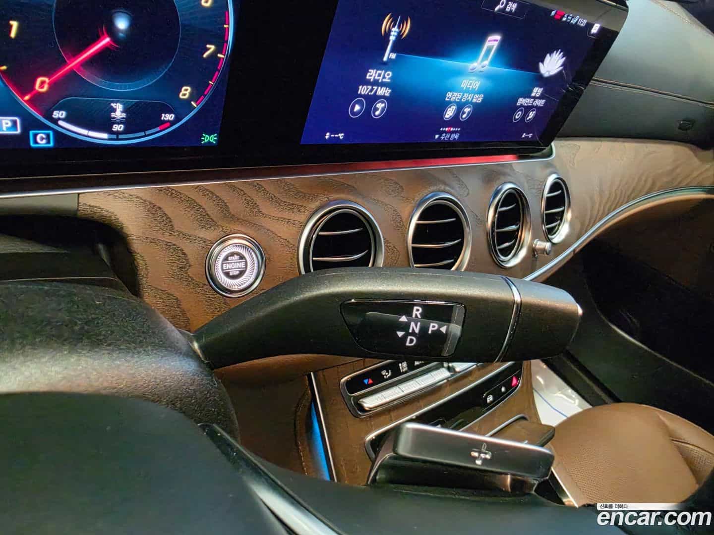 E-Class Mercedes-Benz 2022.9-INNER-009