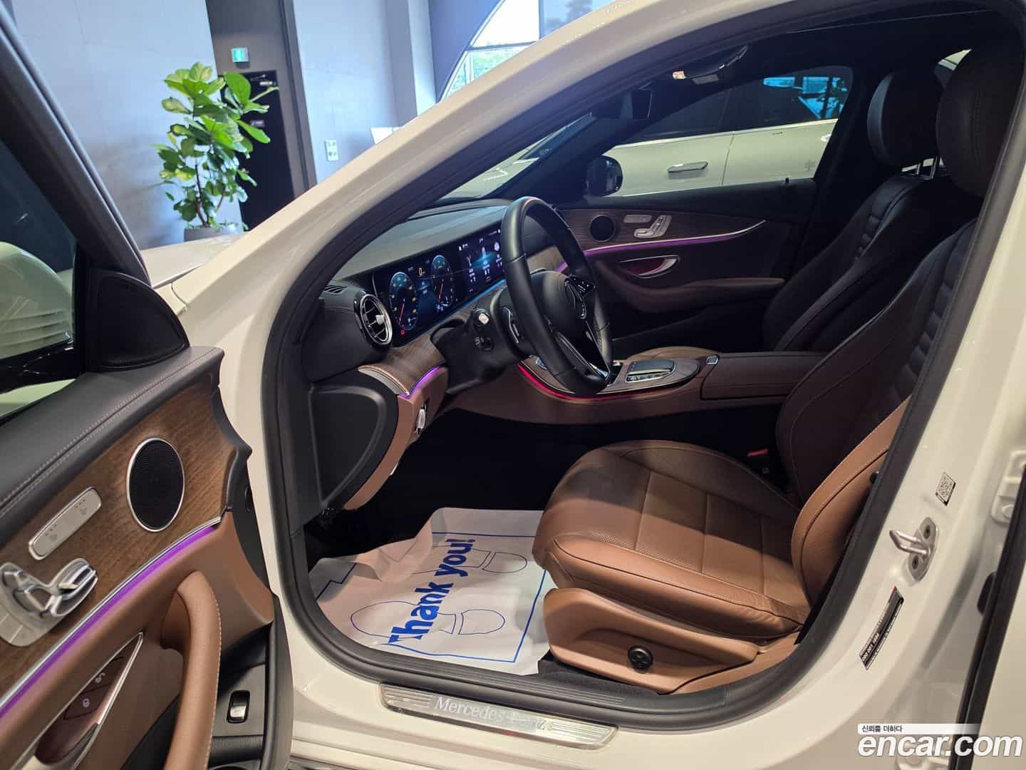 E-Class Mercedes-Benz 2022.9-OPTION-015