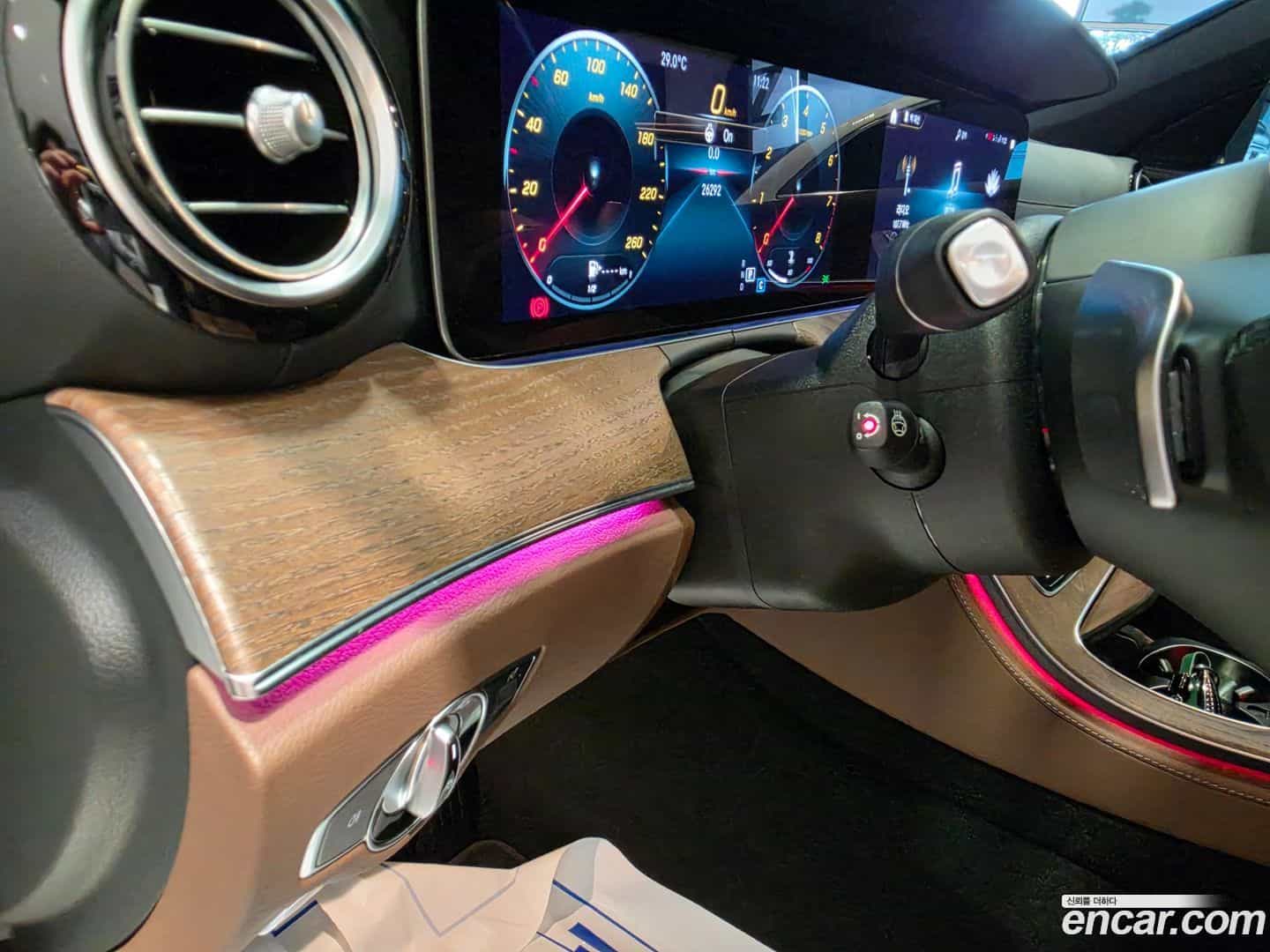 E-Class Mercedes-Benz 2022.9-OPTION-022