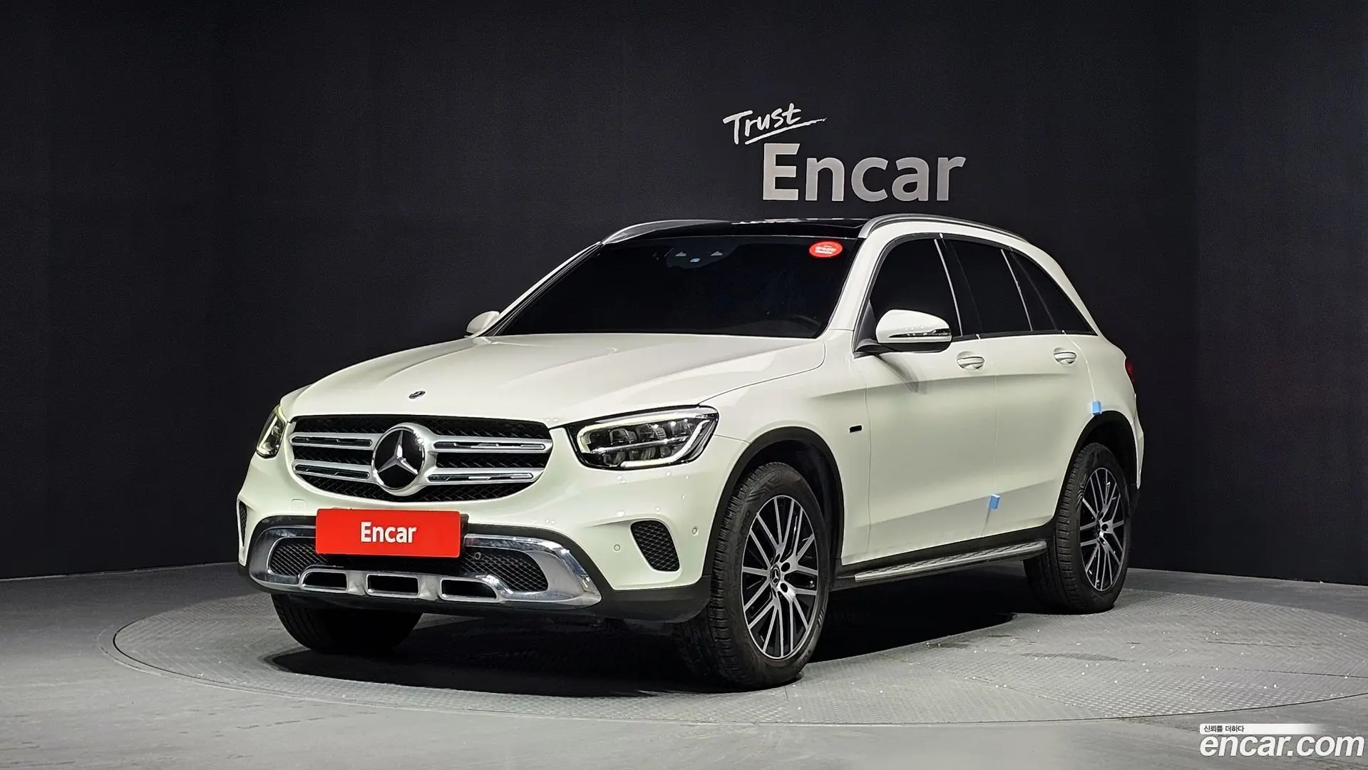 Main__Slider__Photo:GLC-Class Mercedes-Benz 2021.5-0