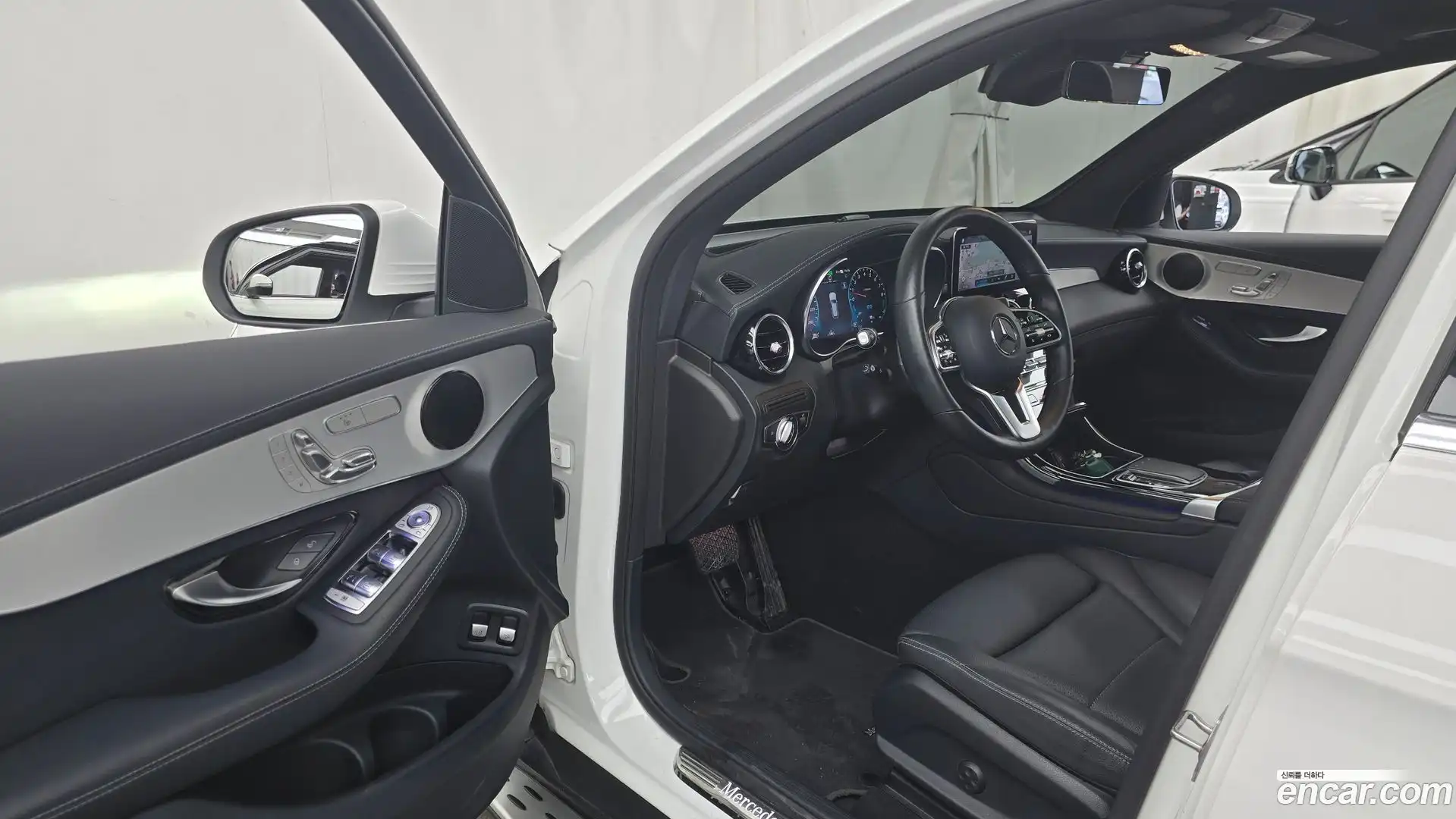 GLC-Class Mercedes-Benz 2021.5-INNER-010