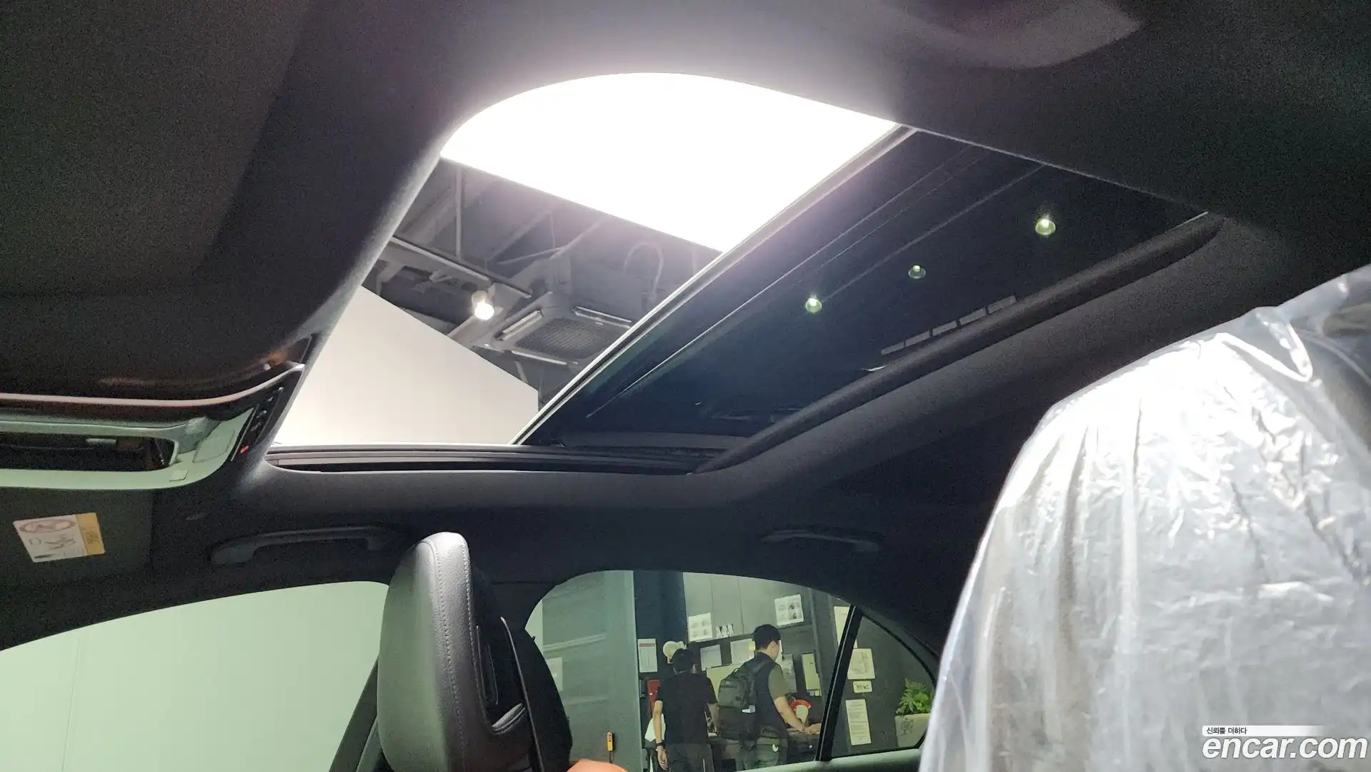 C-Class Mercedes-Benz 2023.1-OPTION-021