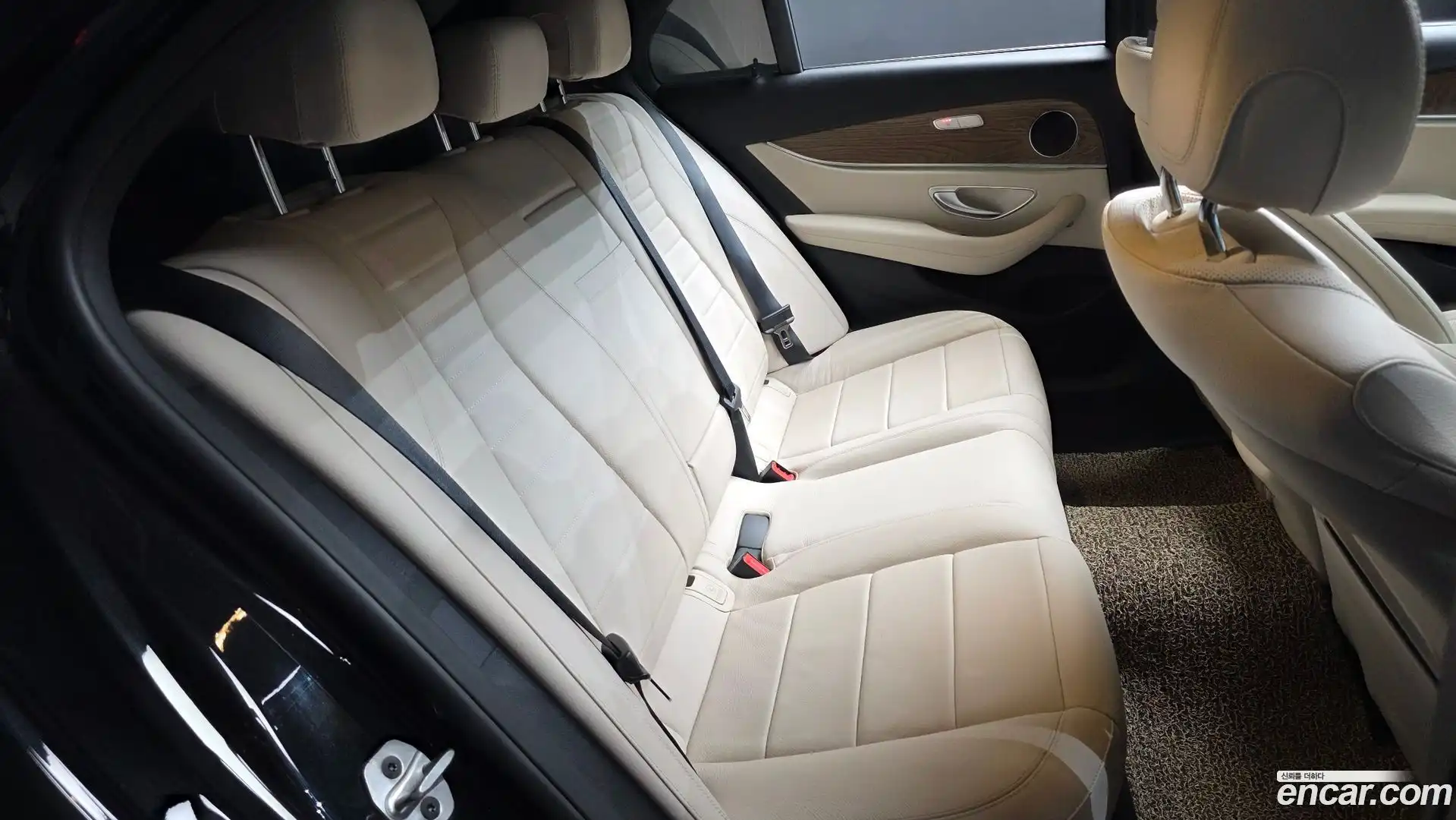 E-Class Mercedes-Benz 2021.7-OPTION-015