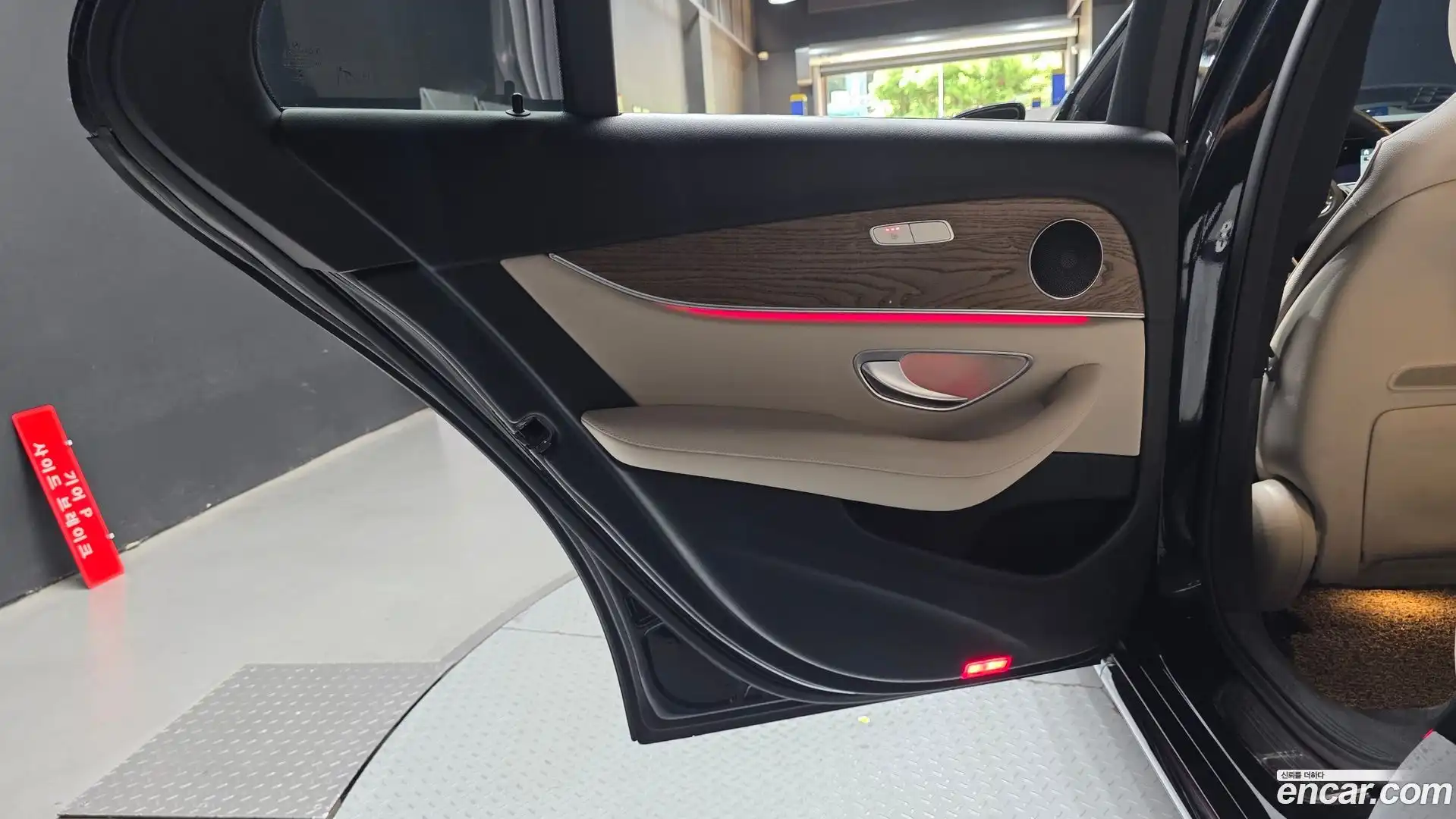 E-Class Mercedes-Benz 2021.7-INNER-035