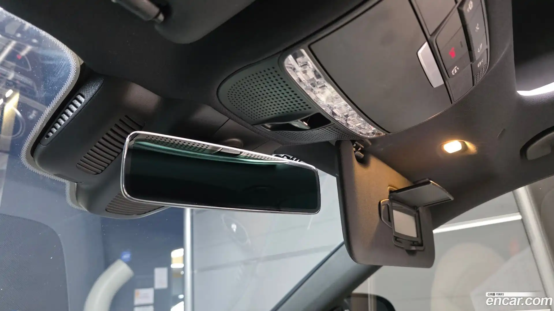 E-Class Mercedes-Benz 2021.7-OPTION-044