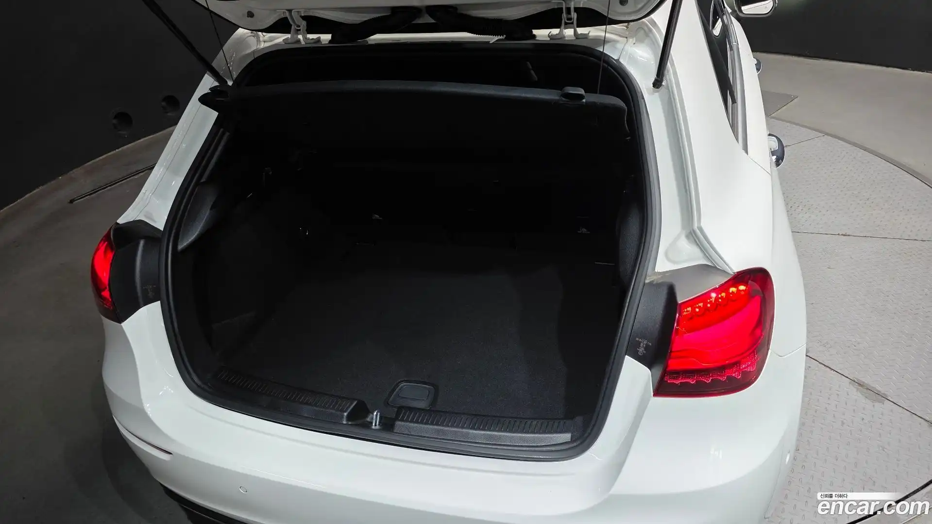 A-Class Mercedes-Benz 2023.11-OPTION-044