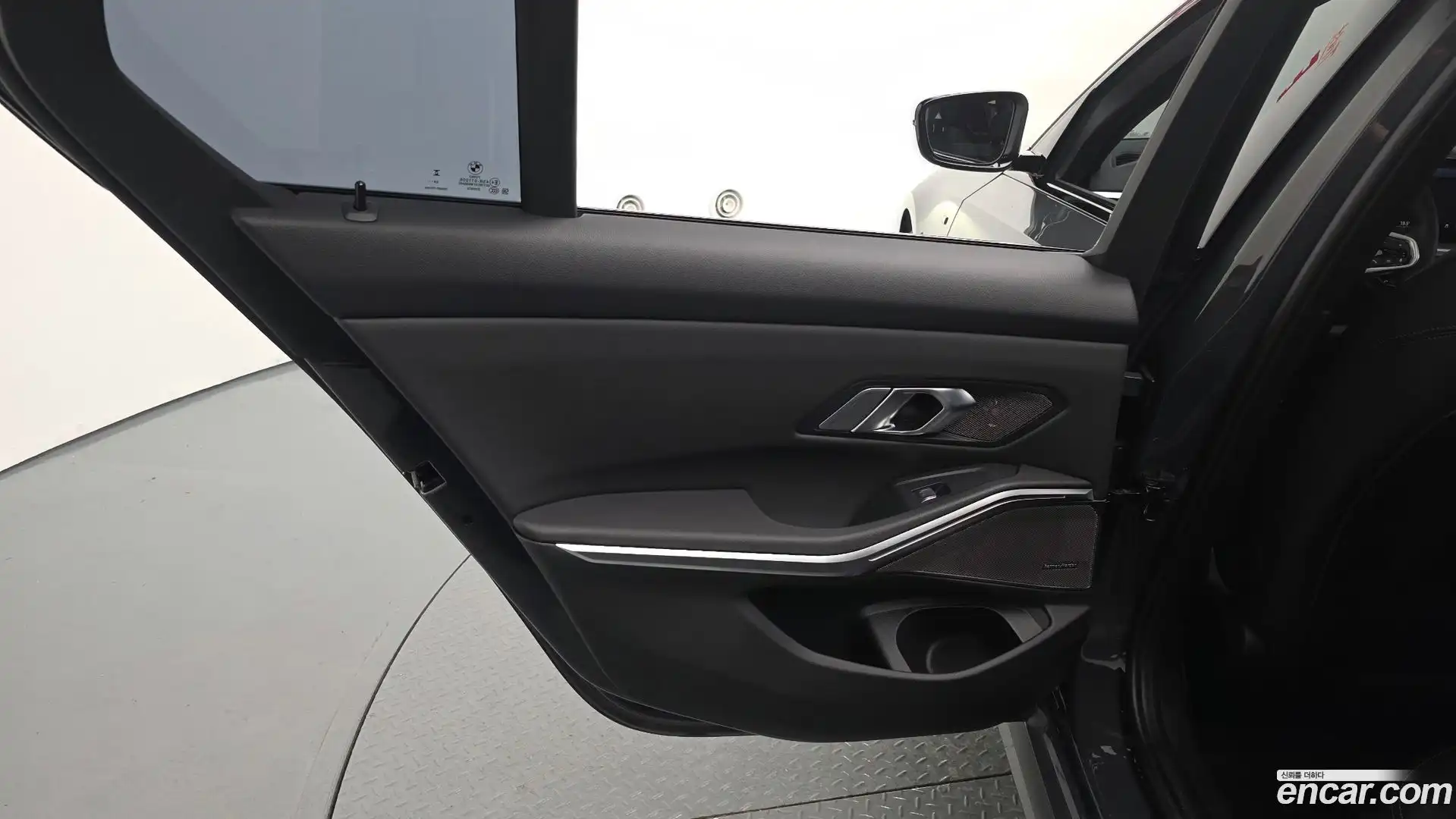 3-Series BMW 2025.7-INNER-035