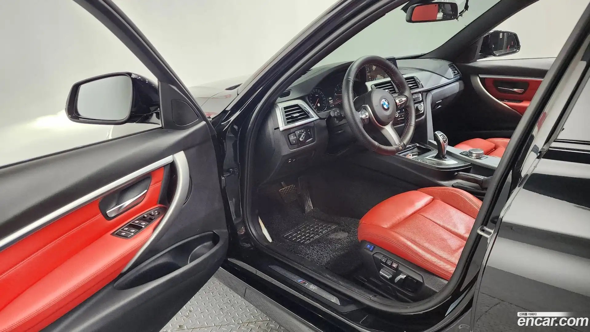 3-Series BMW 2018.0-INNER-010