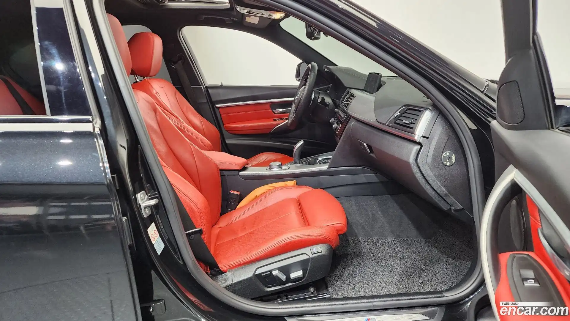 3-Series BMW 2018.0-INNER-036