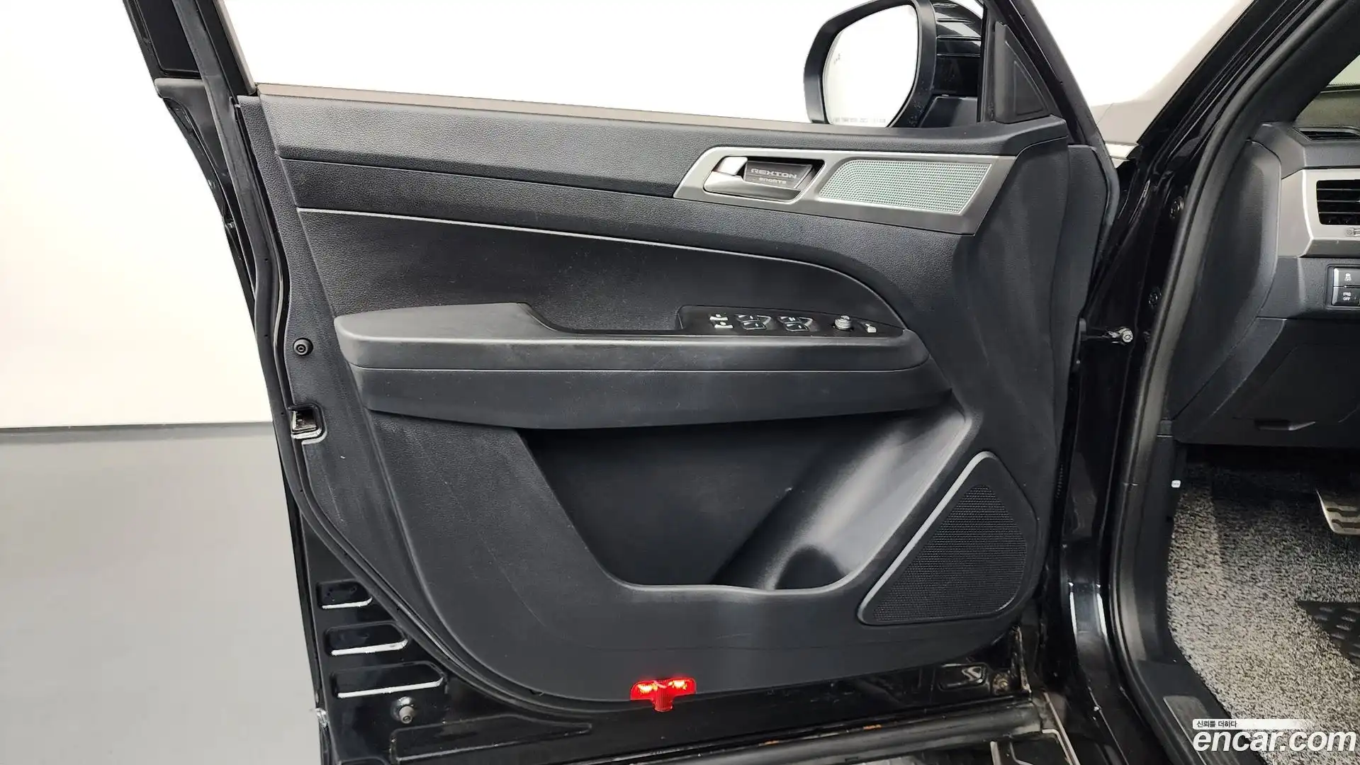 Rexton KG Mobility 2018.10-INNER-034