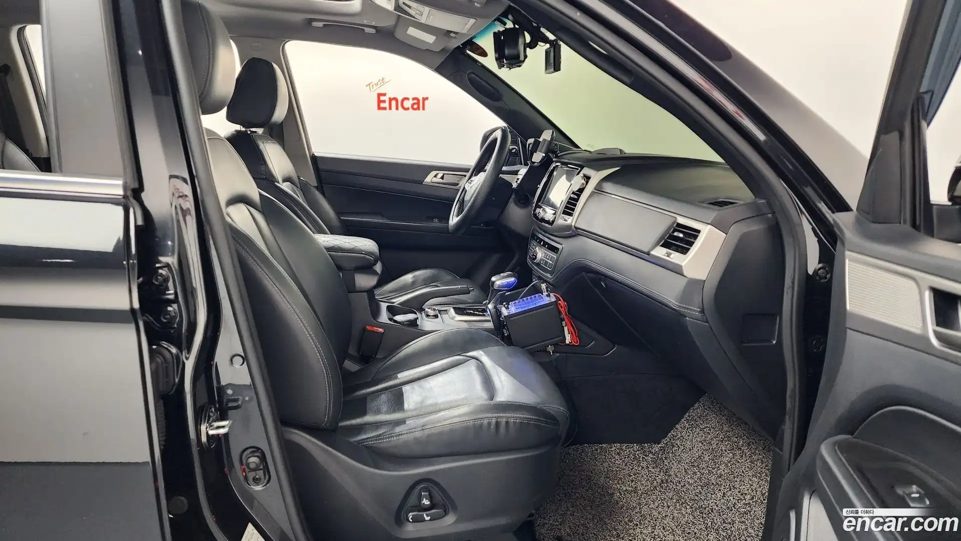 Rexton KG Mobility 2018.10-INNER-036