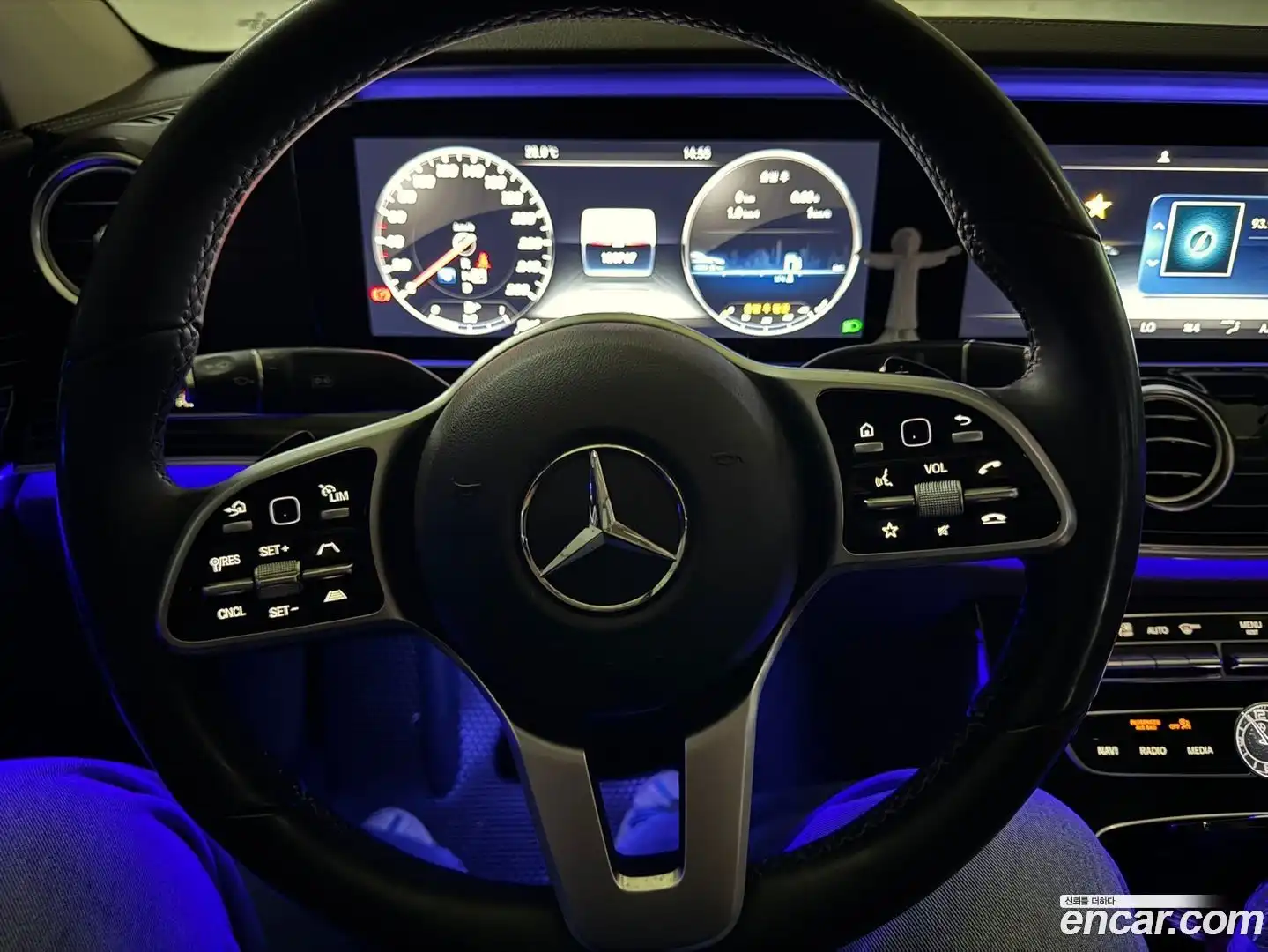 E-Class Mercedes-Benz 2020.8-OUTER-005