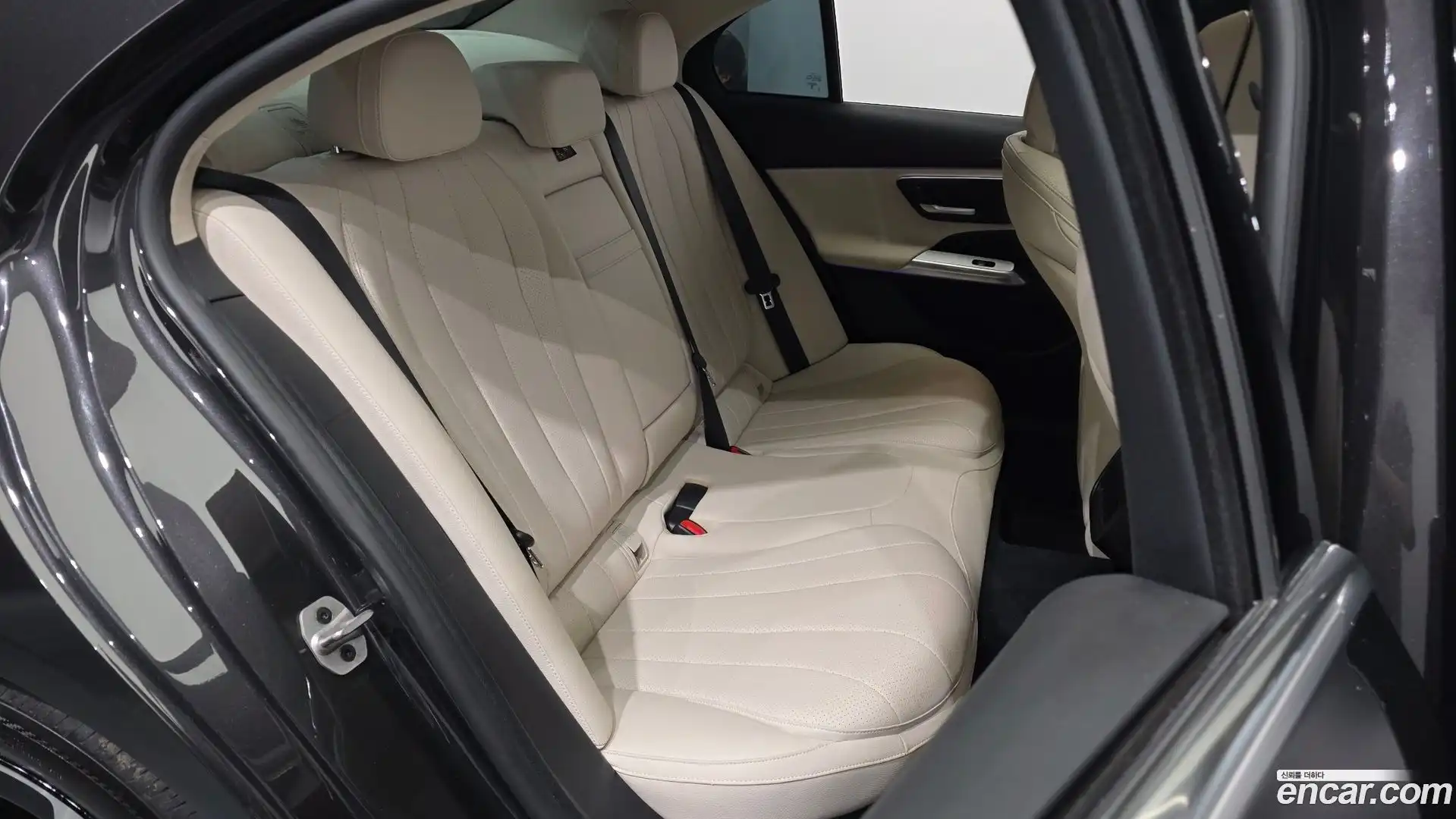 E-Class Mercedes-Benz 2024.5-OPTION-016