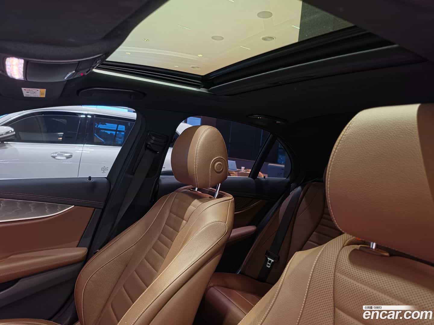 E-Class Mercedes-Benz 2022.5-OPTION-023