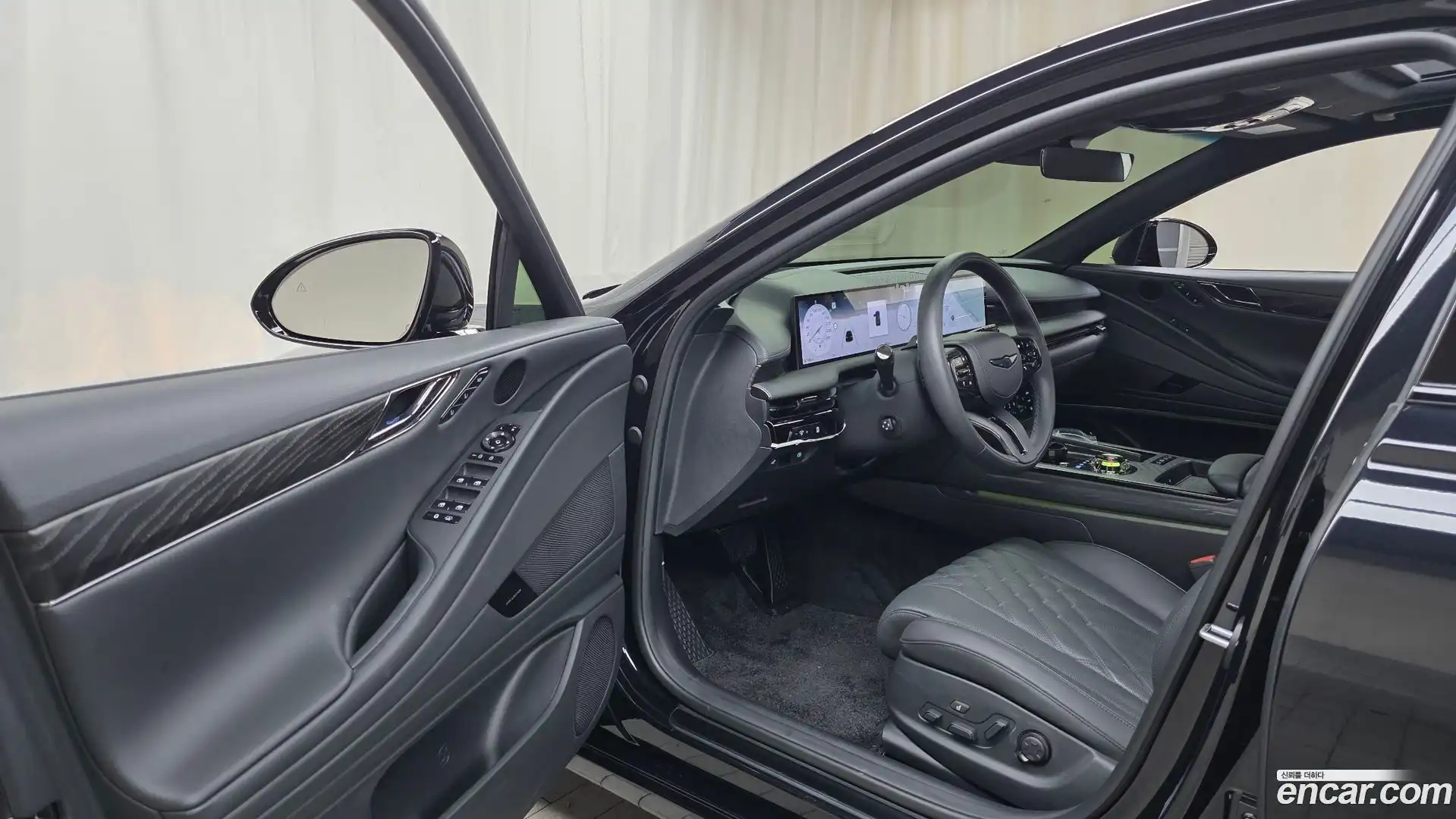 G80 Genesis 2025.11-INNER-010