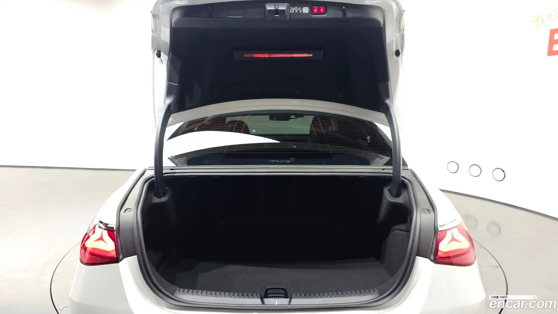 E-Class Mercedes-Benz 2026.2-OPTION-021