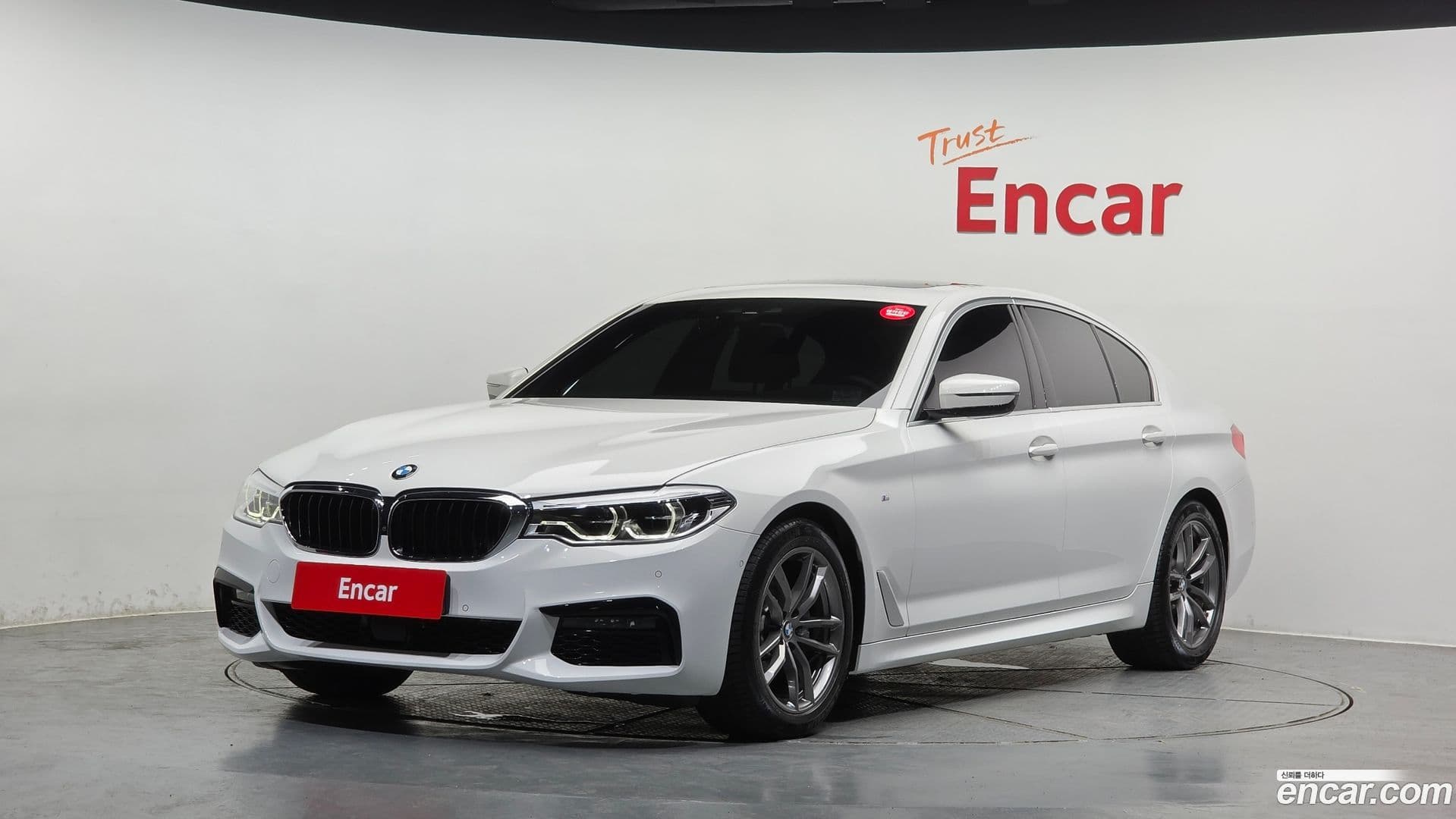 Main__Slider__Photo:5-Series BMW 2019.4-0