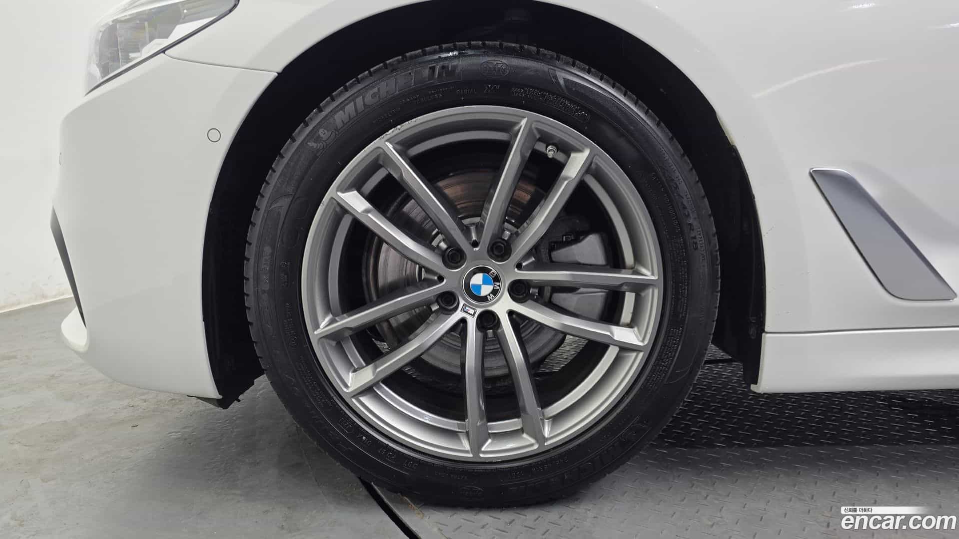 5-Series BMW 2019.4-OUTER-005