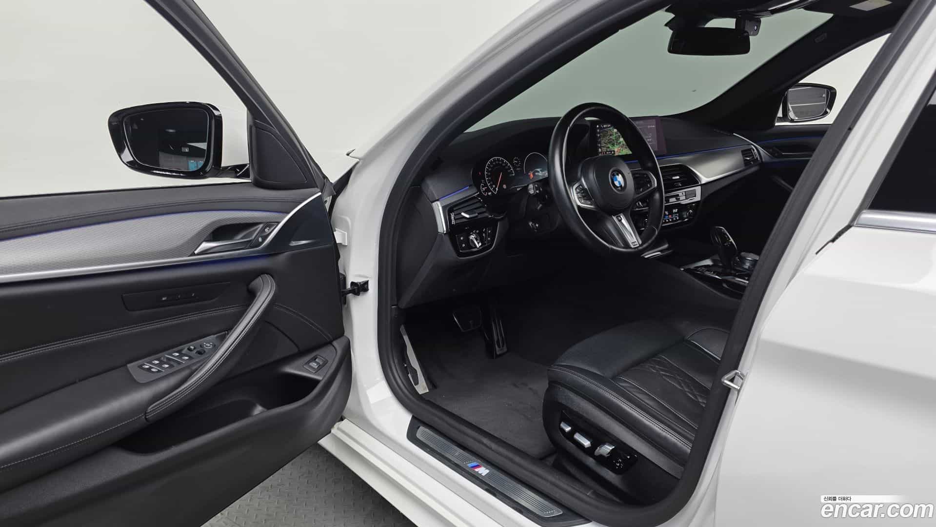 5-Series BMW 2019.4-INNER-010