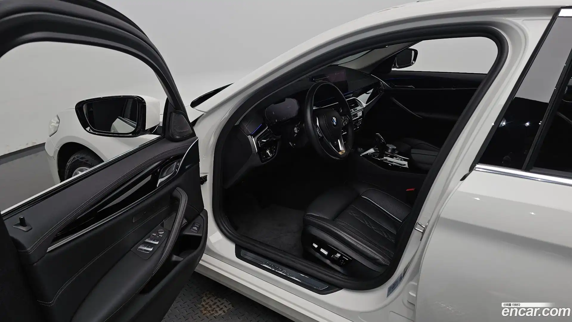 5-Series BMW 2021.6-INNER-010