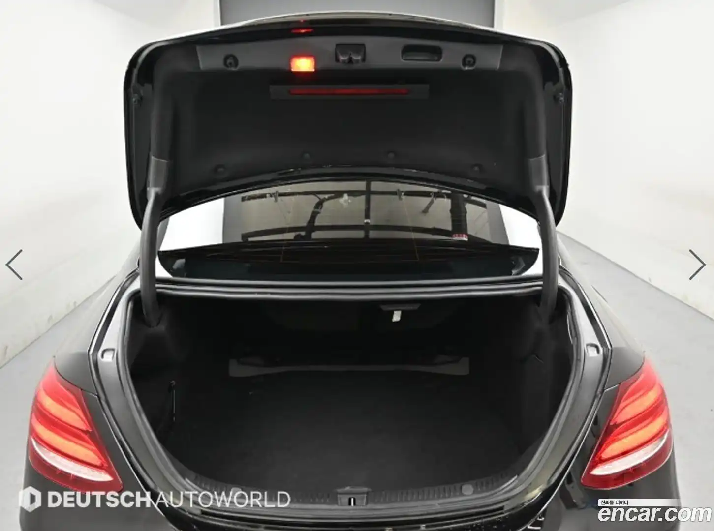 E-Class Mercedes-Benz 2018.2-OPTION-024