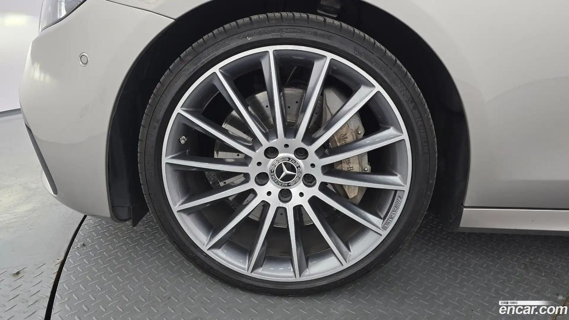 E-Class Mercedes-Benz 2022.7-OUTER-005
