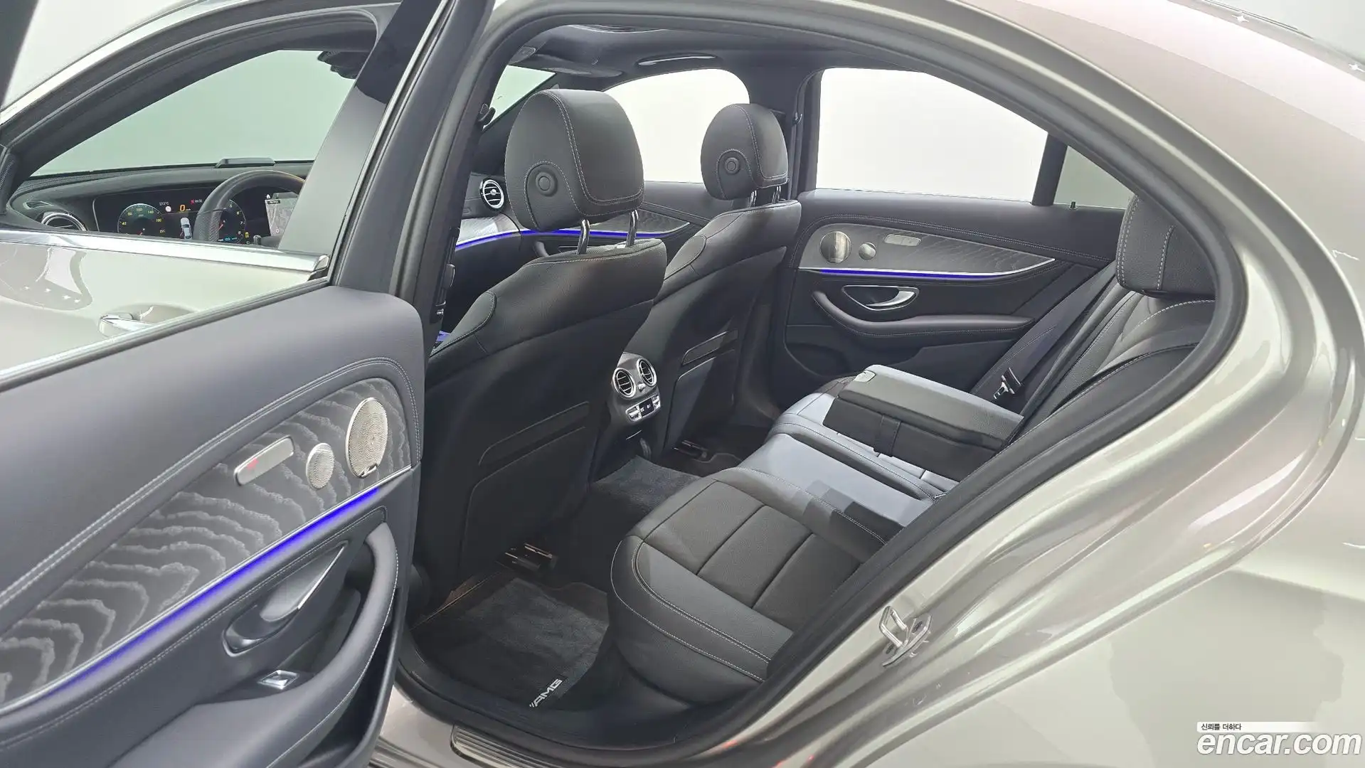 E-Class Mercedes-Benz 2022.7-OPTION-016