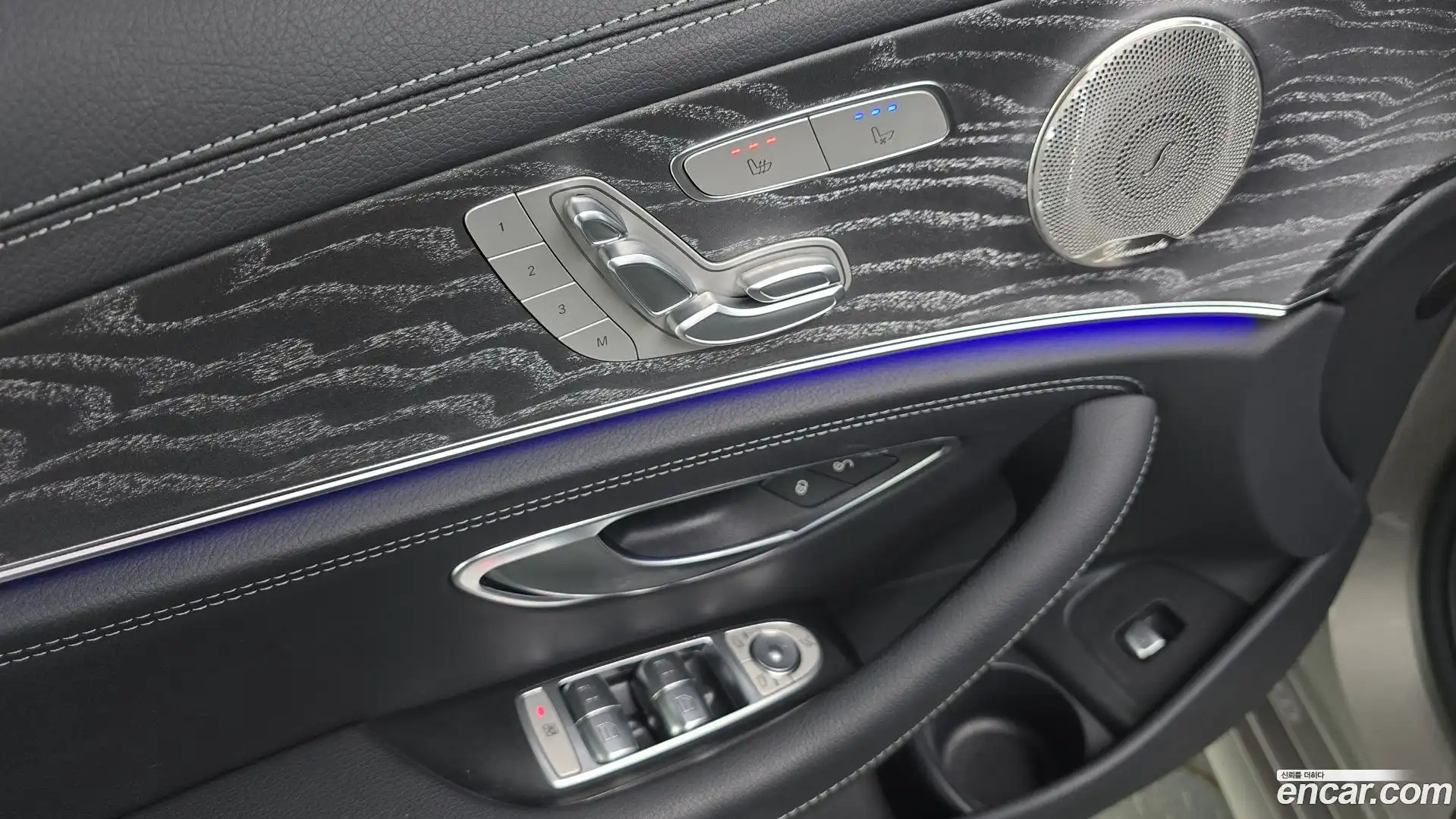 E-Class Mercedes-Benz 2022.7-OPTION-022