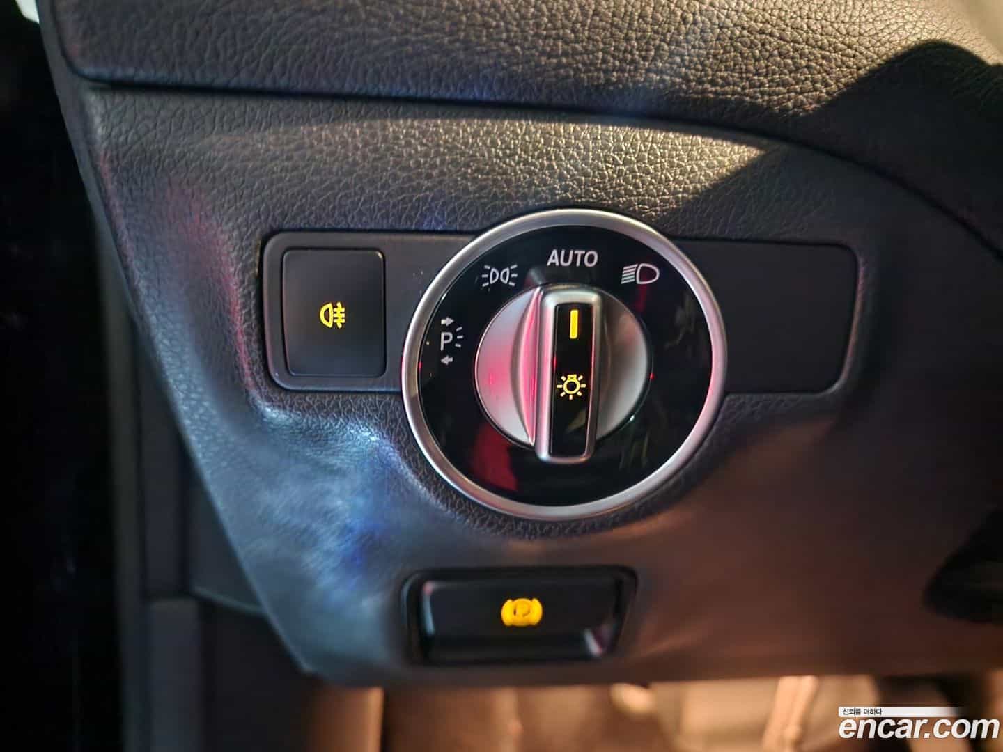 CLA-Class Mercedes-Benz 2016.1-INNER-007