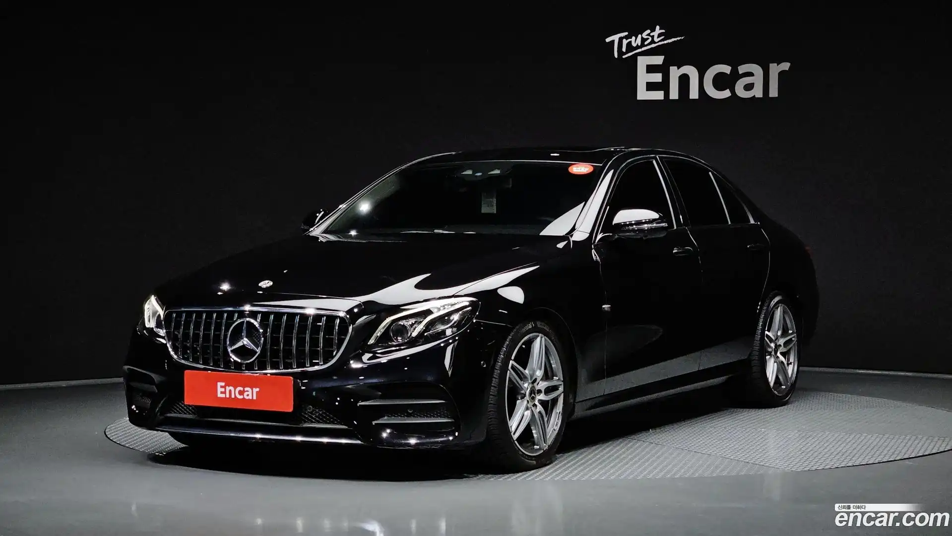 E-Class Mercedes-Benz 2019.0-OUTER-001