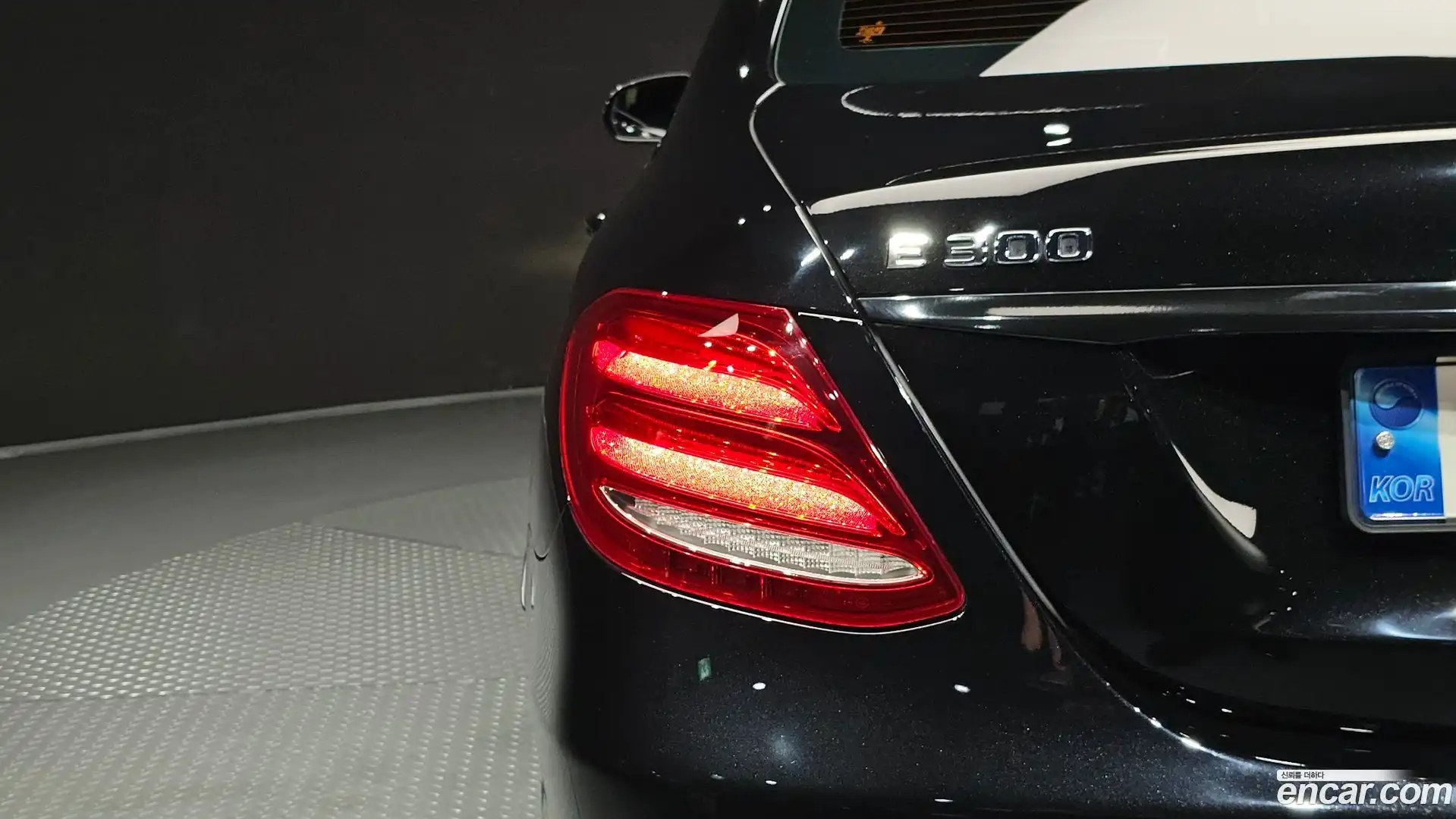 E-Class Mercedes-Benz 2019.0-OUTER-033